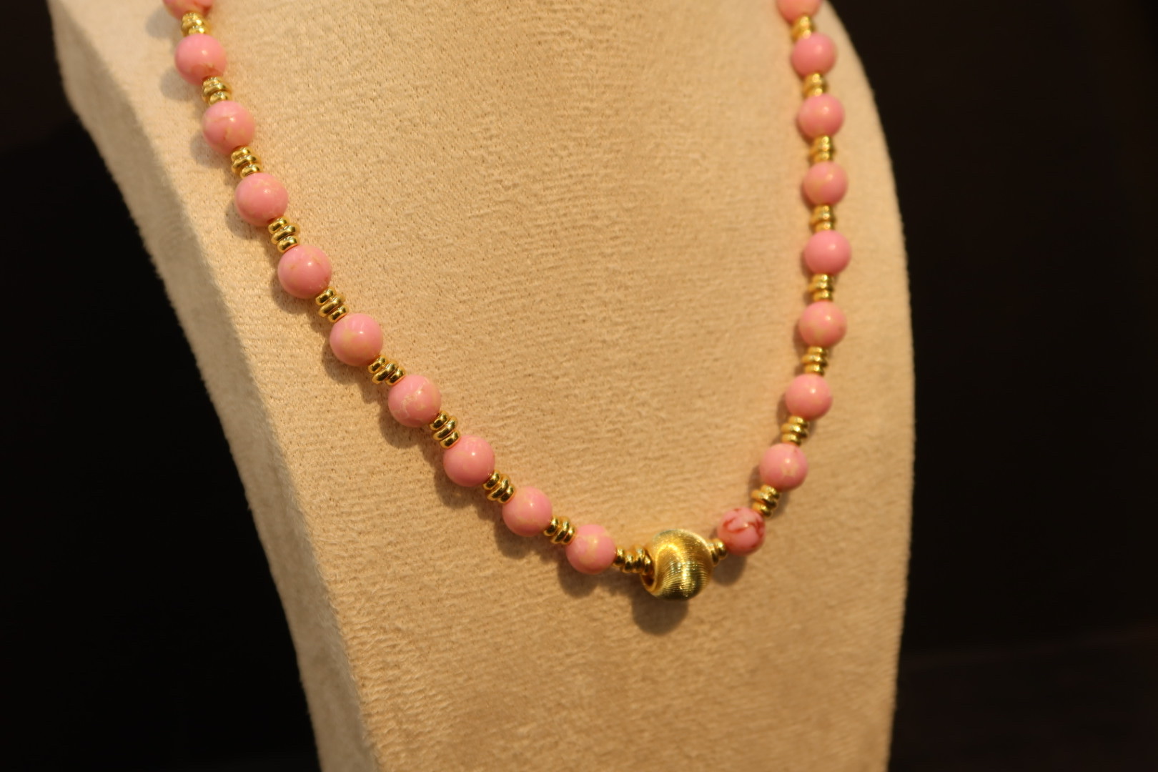 新款粉色复古多巴胺装饰品毛衣链天然石项链钢丝项圈