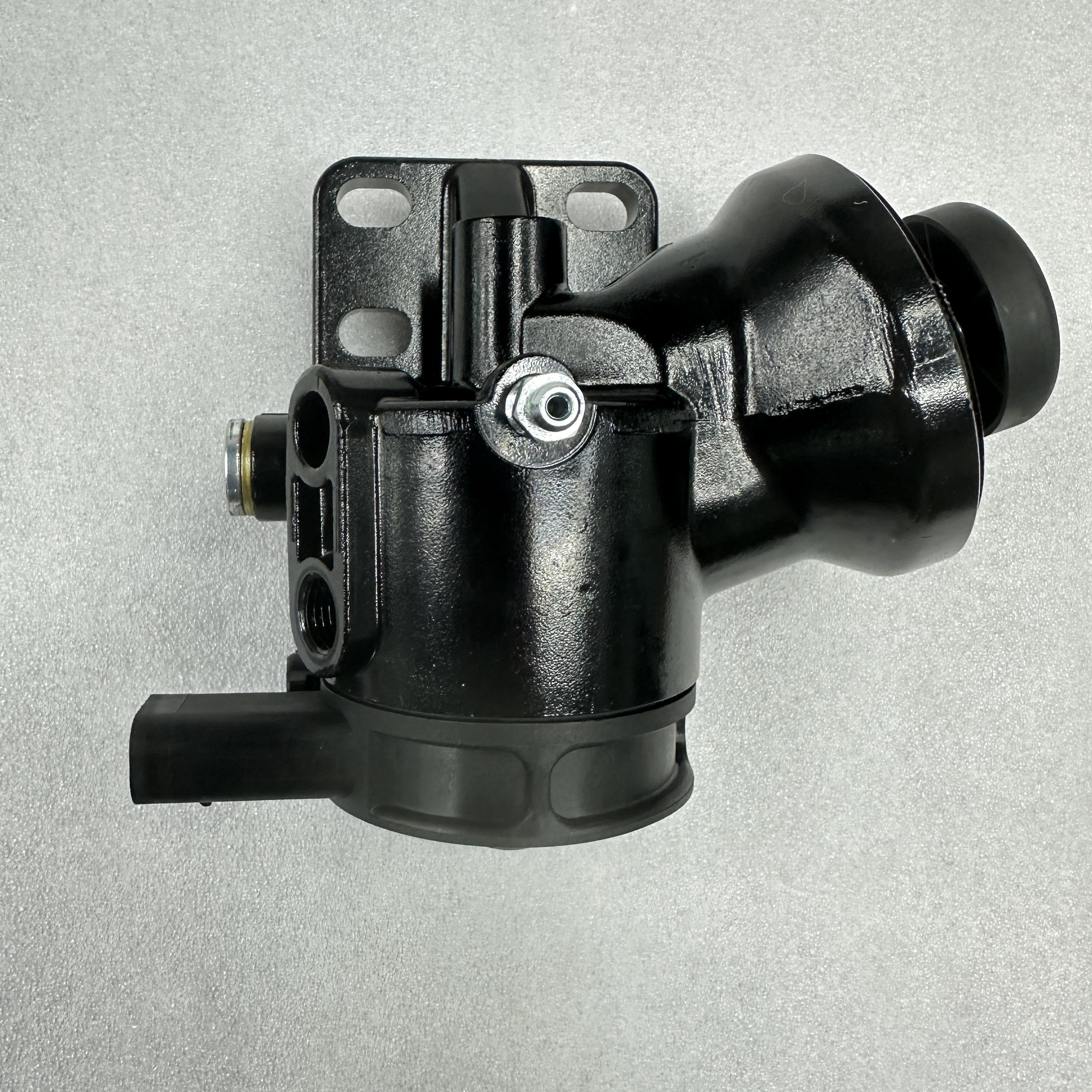 Pickup and light truck accessories are suitable for IVECO EUROCARGO filter base 16 42545831