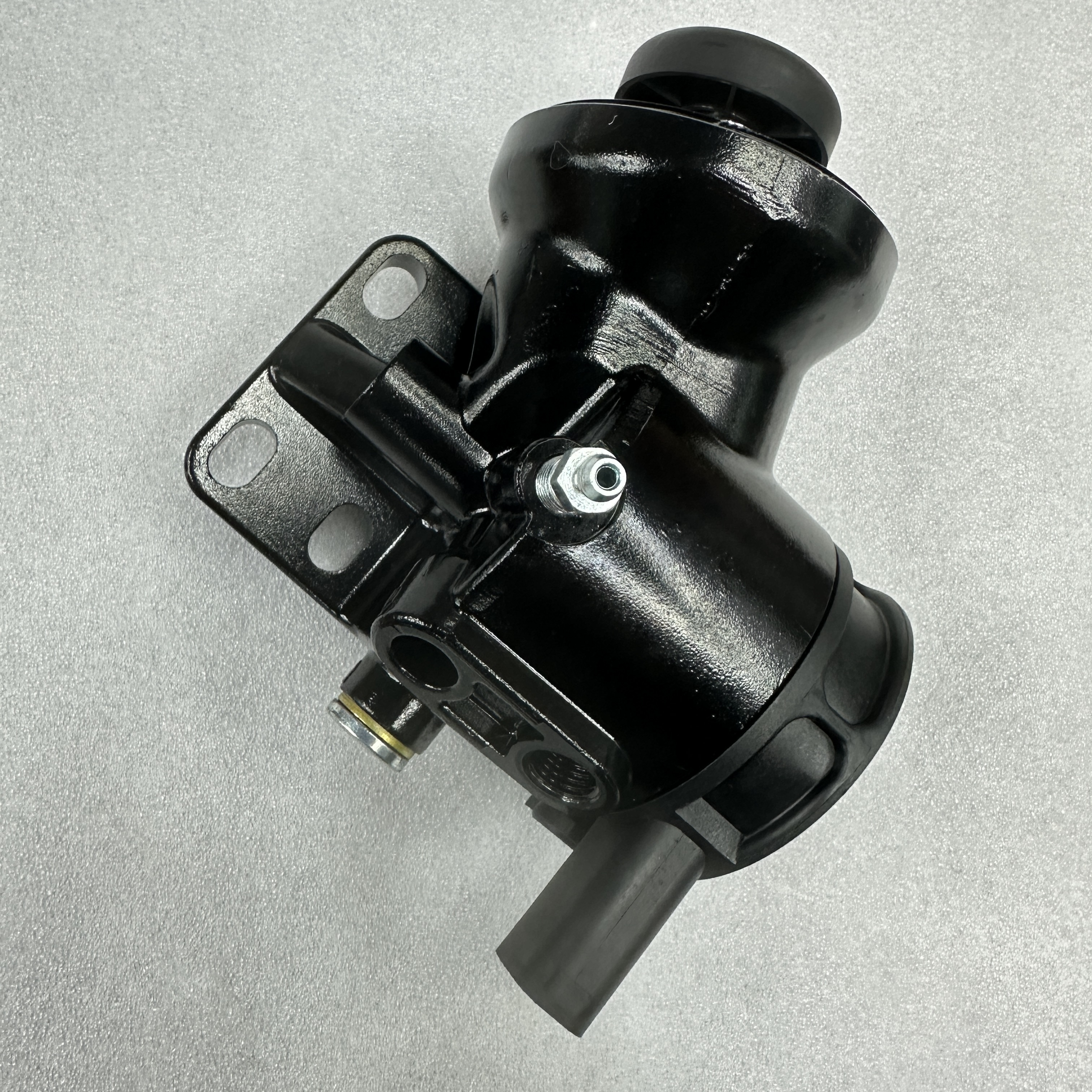 Pickup and light truck accessories are suitable for IVECO EUROCARGO filter base 16 42545831 details Picture