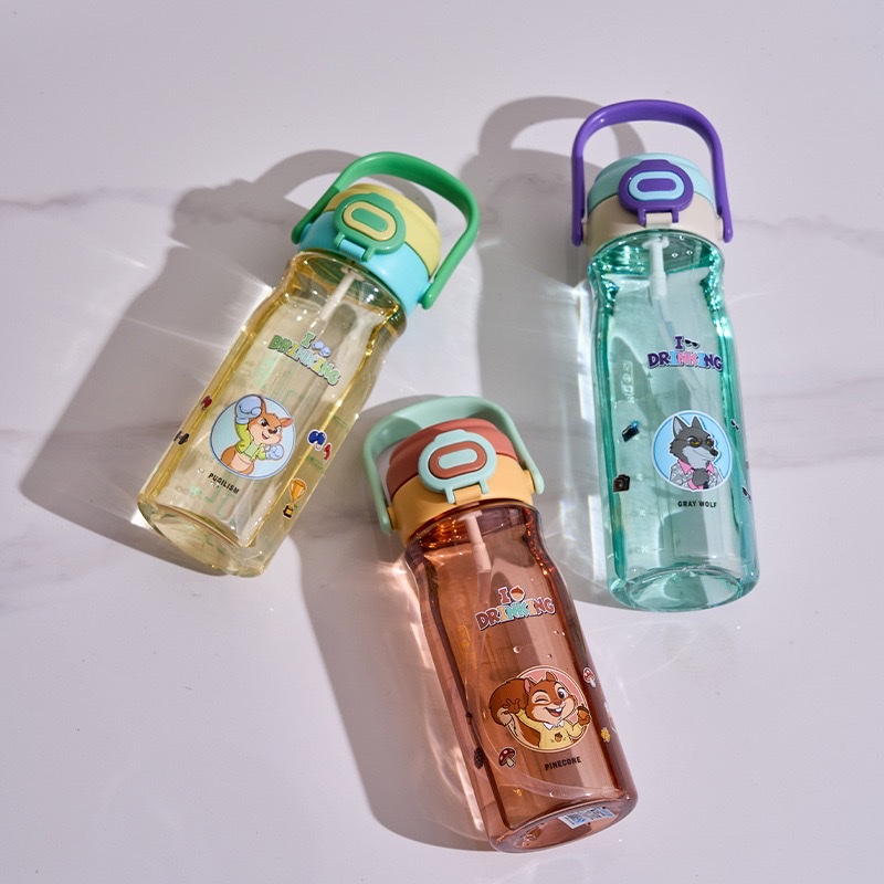 Summer large-capacity cartoon children's plastic water cup, cute straw cup, student water bottle, portable takeout, shock-resistant, other 700ML SH222-945 details Picture