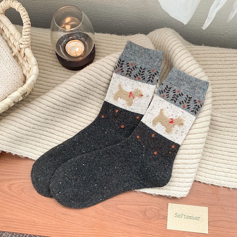 Wholesale of retro Fair Island puppy color-blocking autumn and winter fleece atmosphere mid-calf socks, dot-yarn cartoon cute plush socks detail image 12