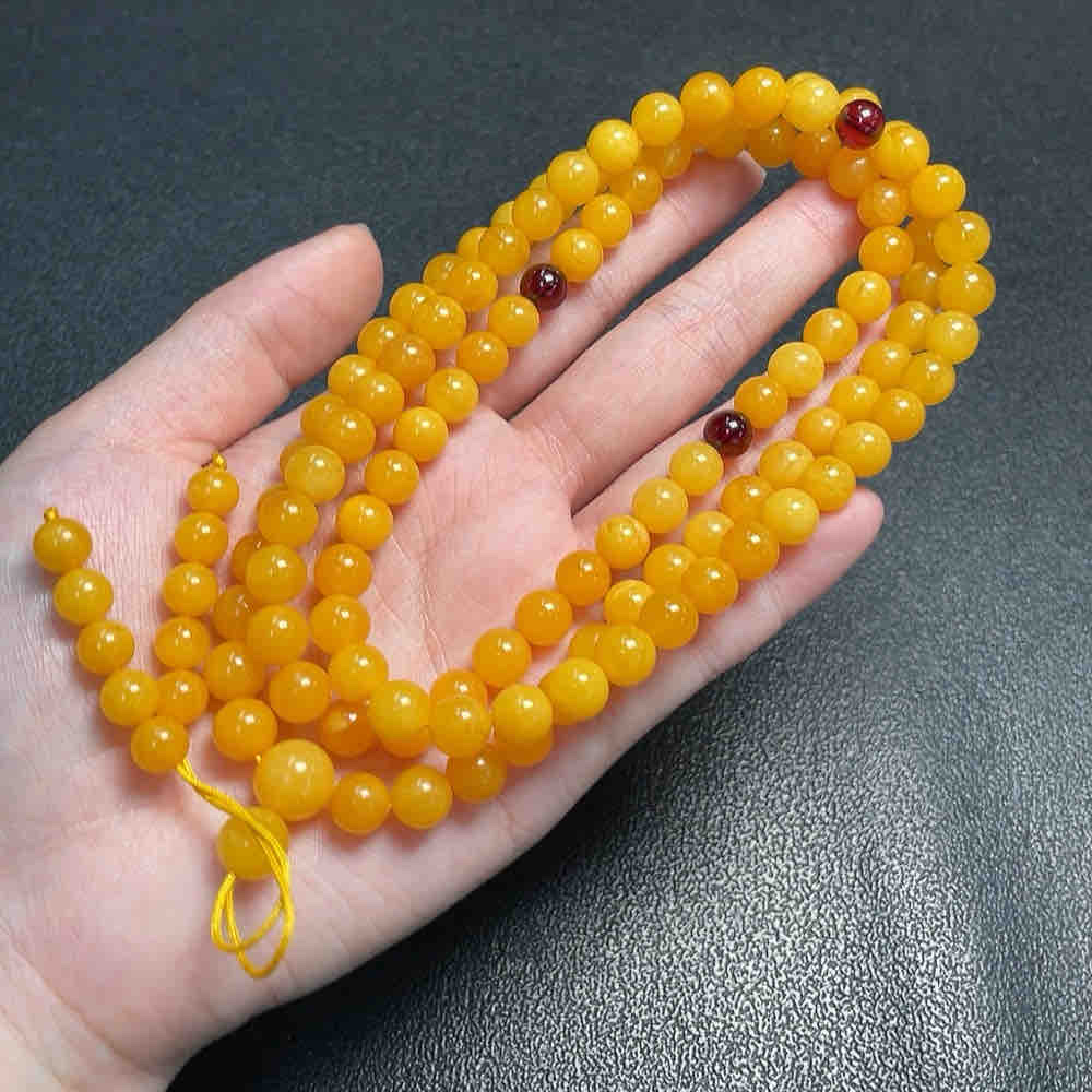 琥珀蜜蜡珠链 多圈手串，108颗，货品总重约31.1g 卡7.6mm左右提溜