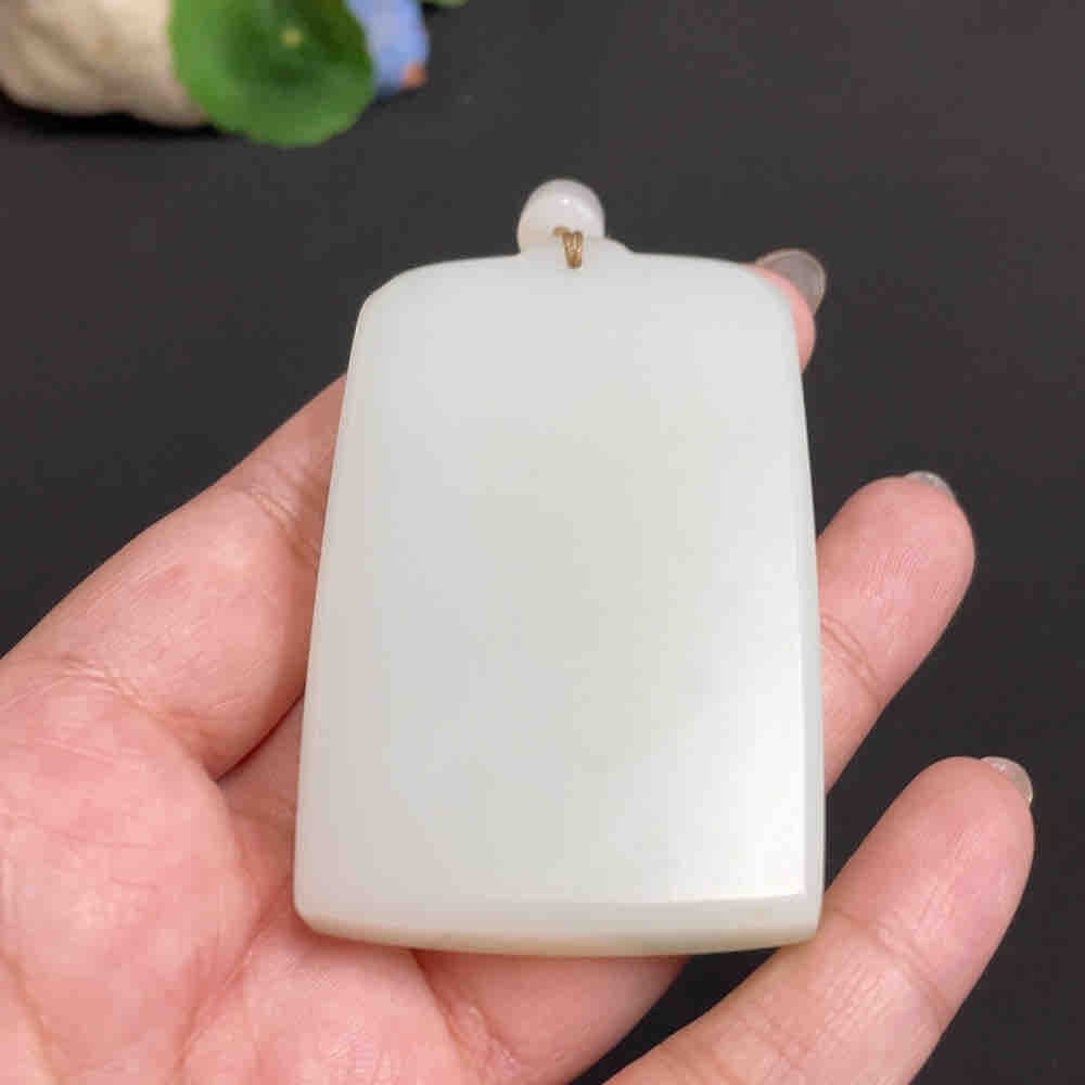 和田玉无事牌 和田玉挂件 无事牌 货品总重约[含绳]82.9g产品图