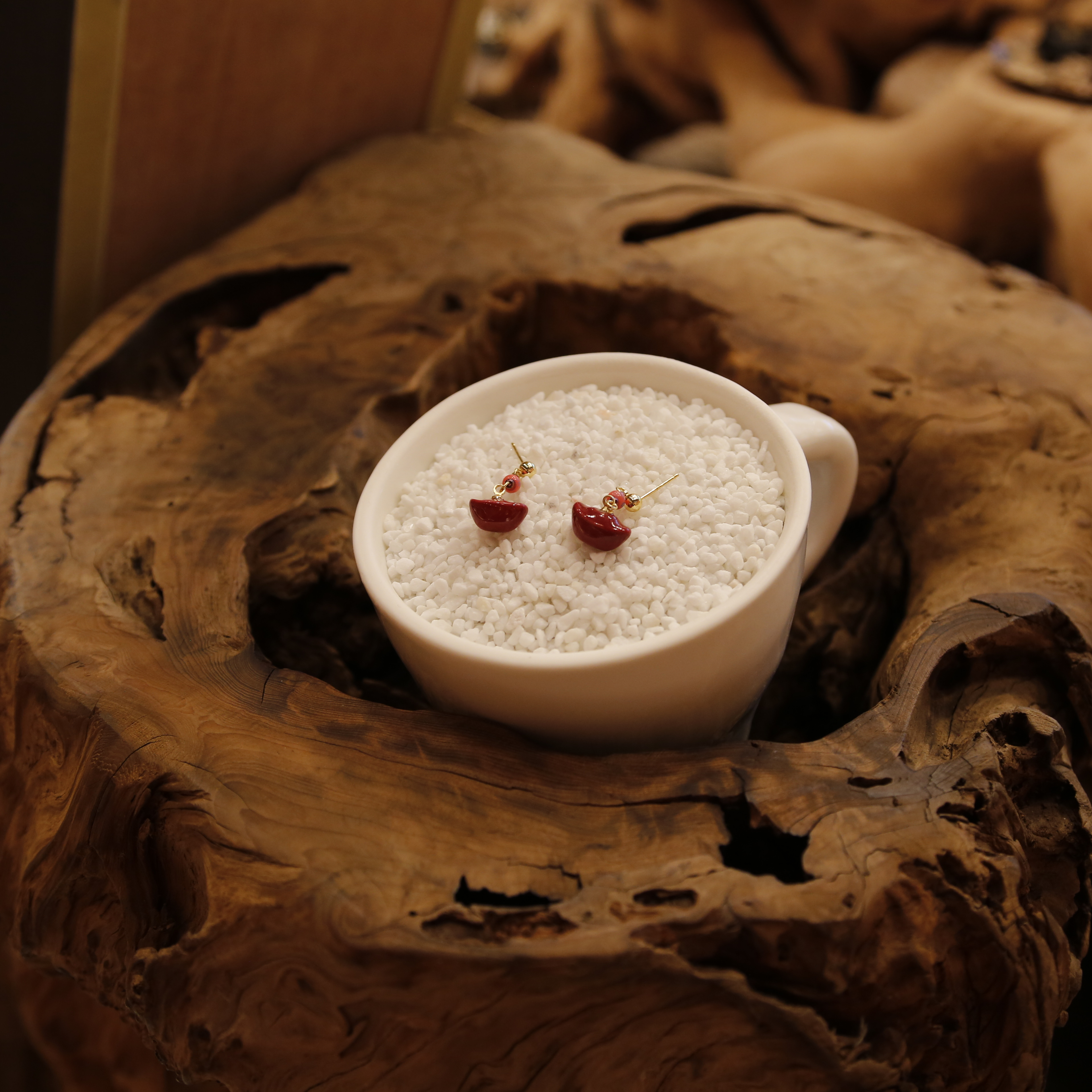 小元宝串珠陶瓷耳钉（祭红）