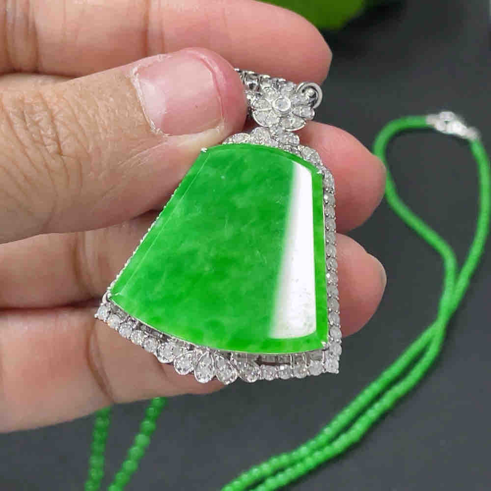 翡翠无事牌镶嵌吊坠+配链 卡1.7mm左右 18k金镶 配镶钻石 货品总重约16.9g详情图8