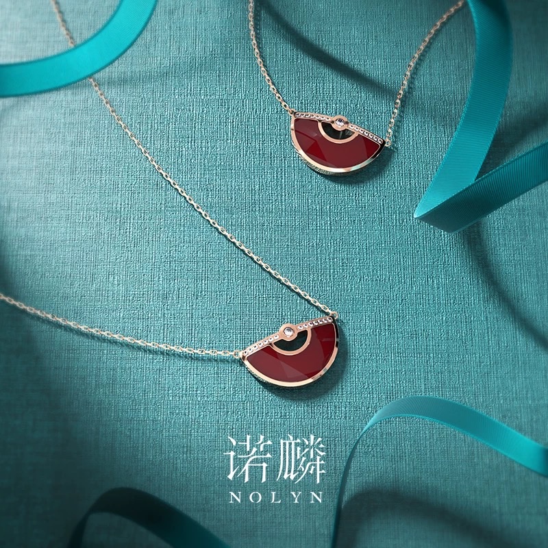 【 Star's Same Style 】 NOLYN Light Luo Feather Fan New Year Necklace, Red agate Pendant, Light Luxury and Niche 925 Silver Necklace, Silver jewelry necklace detail image 1