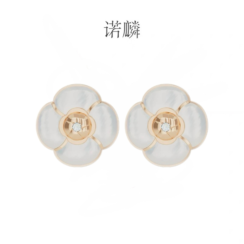NOLYN [New Products] Camellia Earrings, White Mother-of-Pearl Stud Earrings, Sweet and light Luxury, 925 Silver Needle, Gentle and Elegant Stud Accessories, Stud earrings