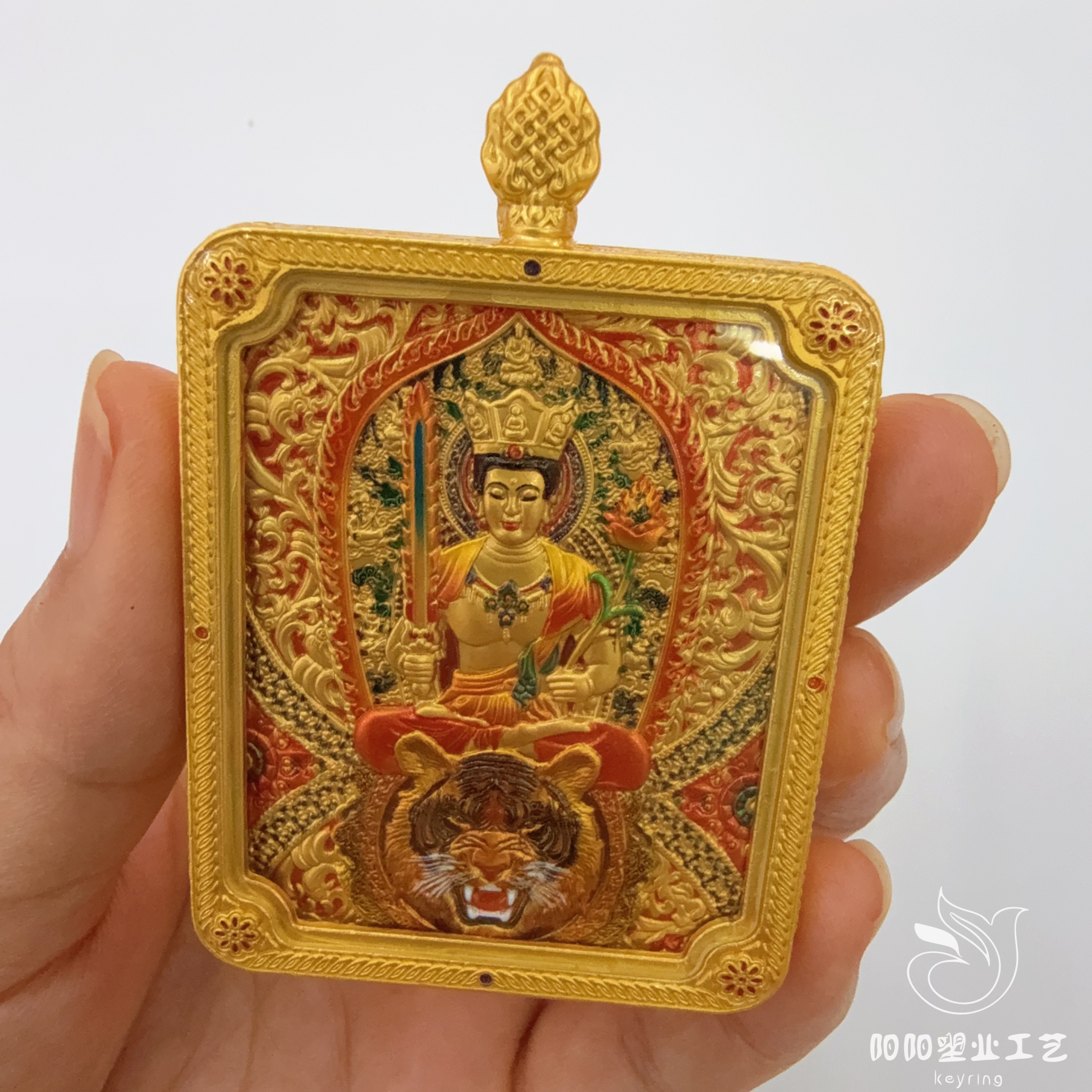 藏式浮雕合金五爷唐卡文殊普贤本命佛随身佛牌黄财神吊坠首饰马年旅游产品菲律宾纪念品派对冰箱对联产品图