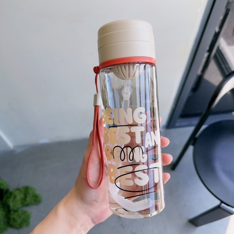 Summer high appearance level women's double drinking cups with straws, simple and portable plastic water cups for male students' campus sports and outdoor activities Application Scenario