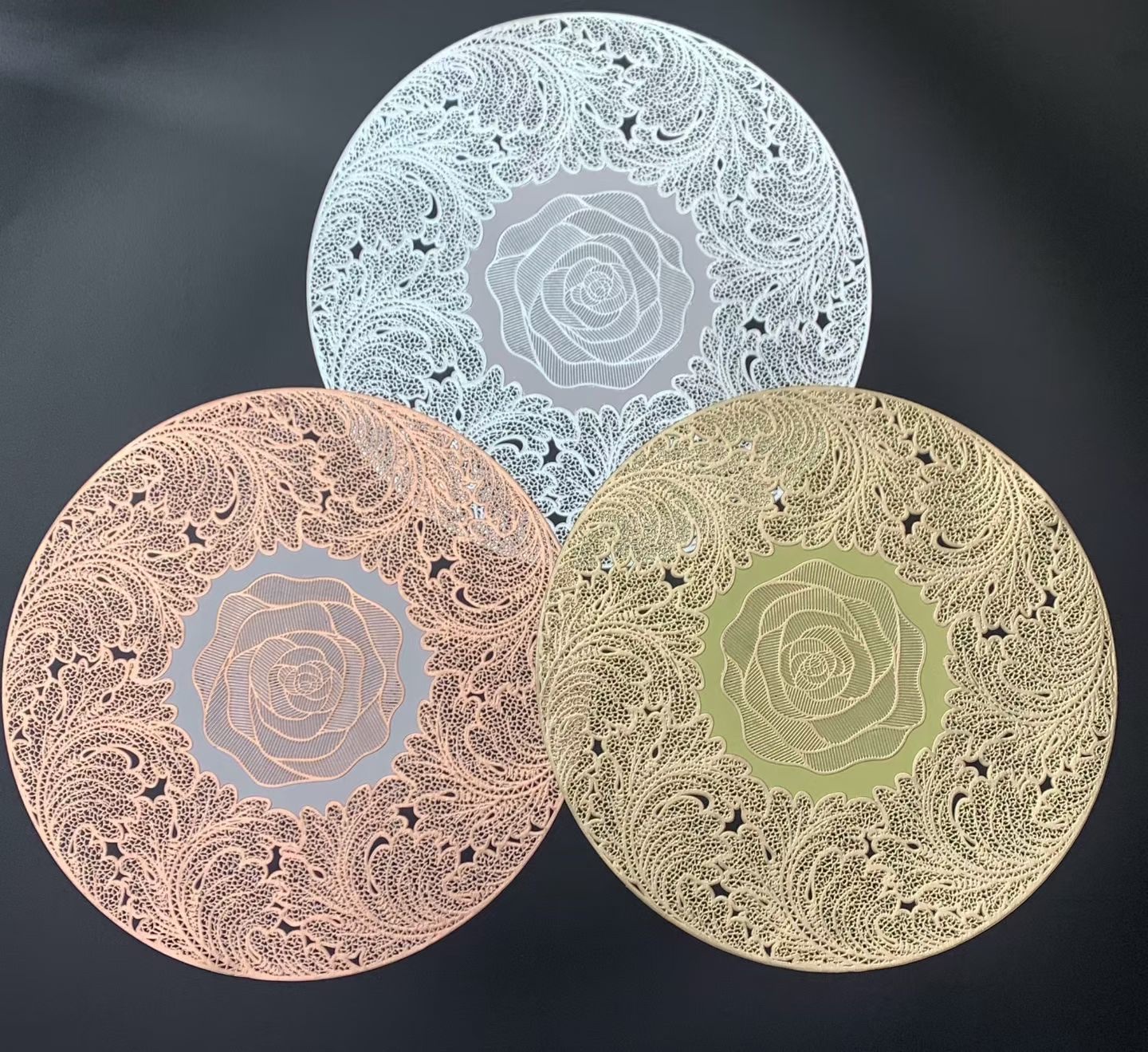 Anti-slip silicone table mat washable for home kitchen, protecting tabletop mat Item Picture