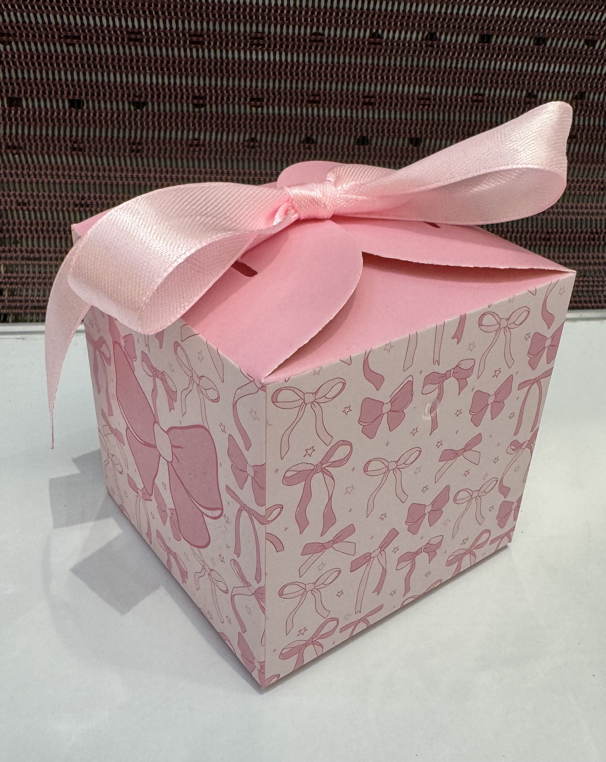 结婚纸盒、过年零食拌手礼、盲盒纸盒，礼盒包装盒。