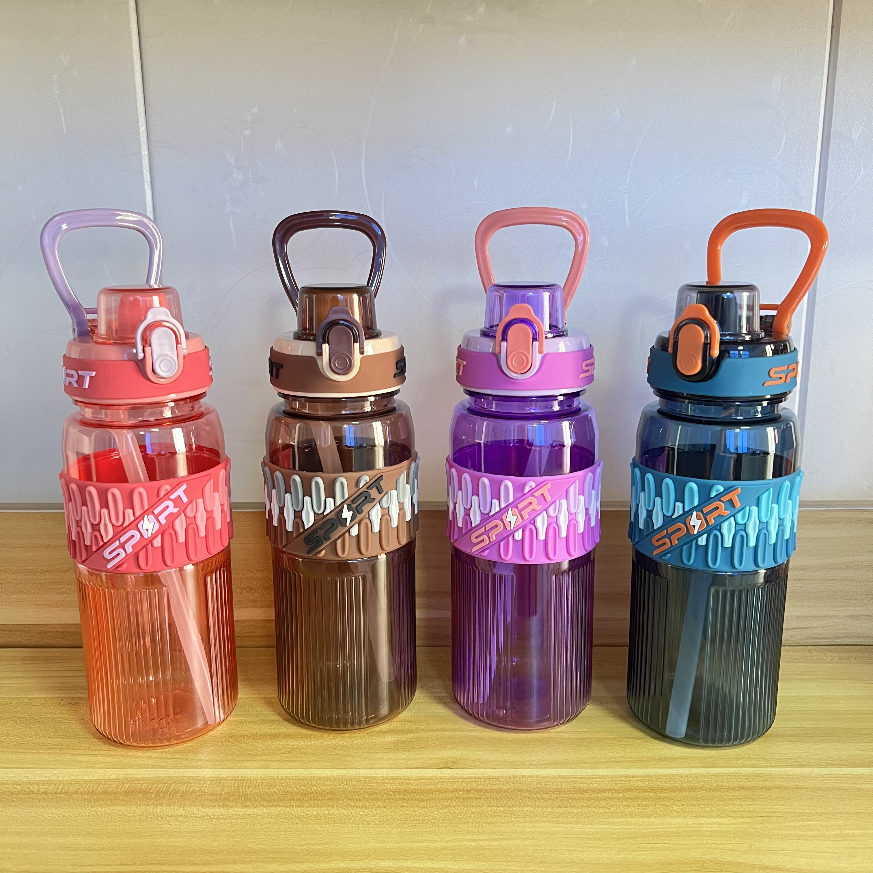New type of outdoor portable sports water bottle from the manufacturer, 700ML, fashionable, leak-proof, explosion-proof, large-capacity, lightweight and durable, food-grade material straw cup details Picture