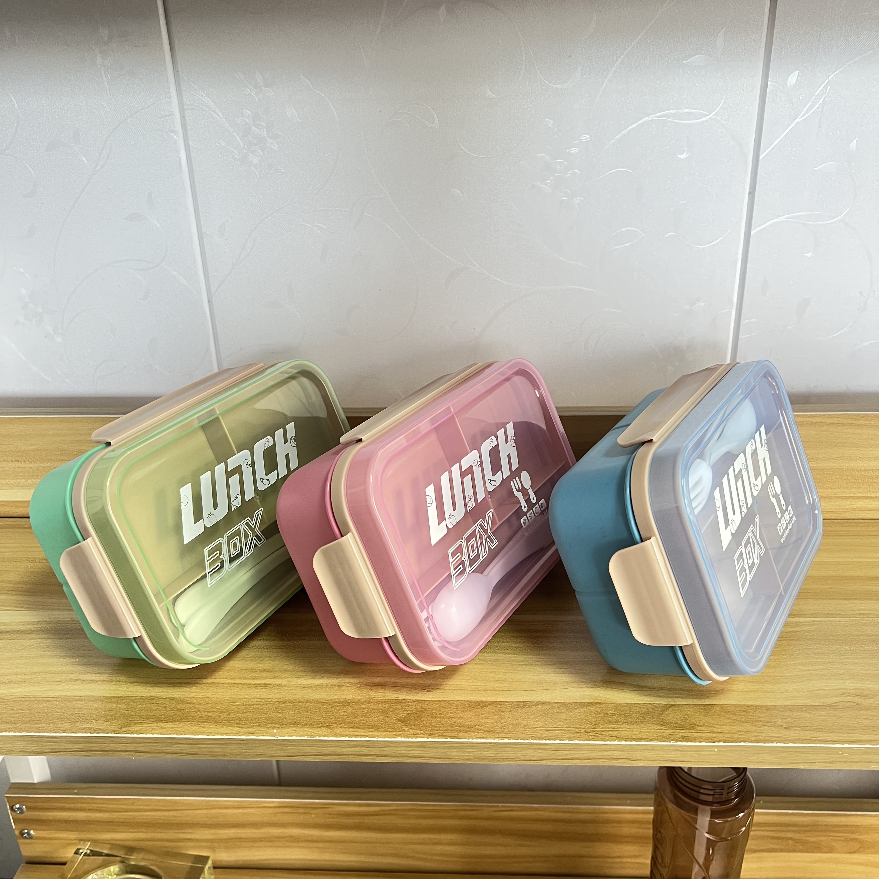 The new and popular plastic lunch boxes from Hua 'an factory are available for customization and wholesale for export. They are made of environmentally friendly and durable materials undefined