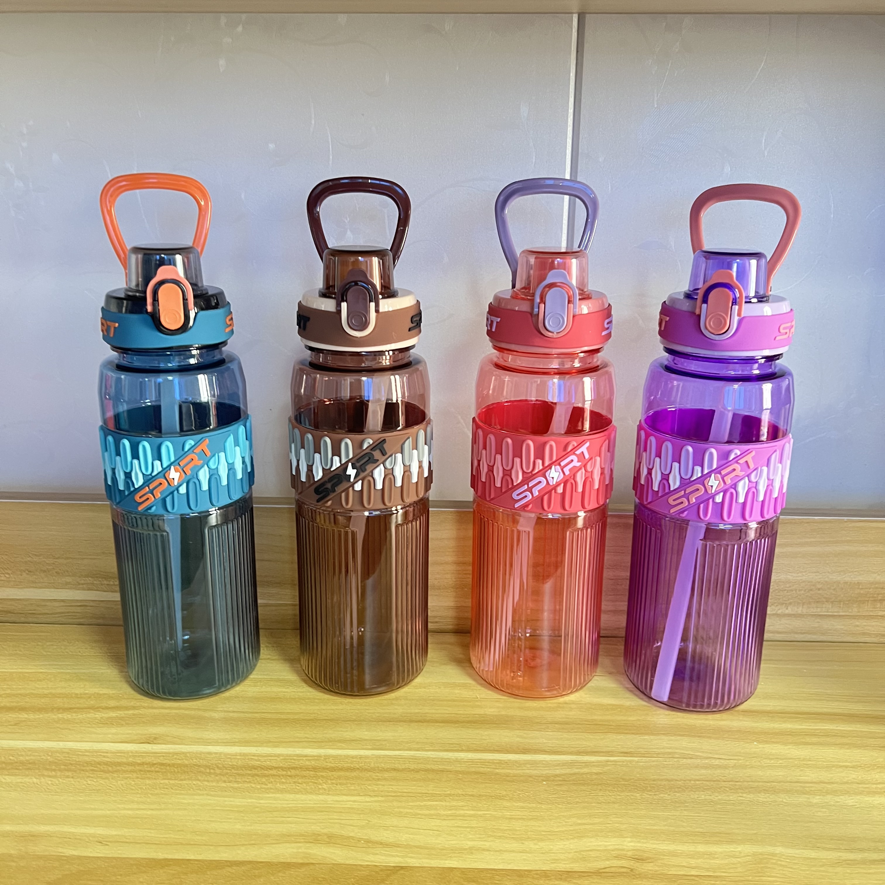 New type of outdoor portable sports water bottle from the manufacturer, 700ML, fashionable, leak-proof, explosion-proof, large-capacity, lightweight and durable, food-grade material straw cup Application Scenario