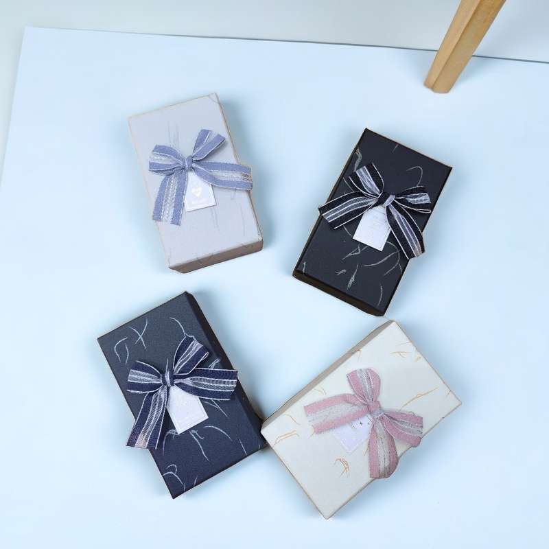 香水，挂件，打火机，防晒霜，口红灯单个礼品包装盒