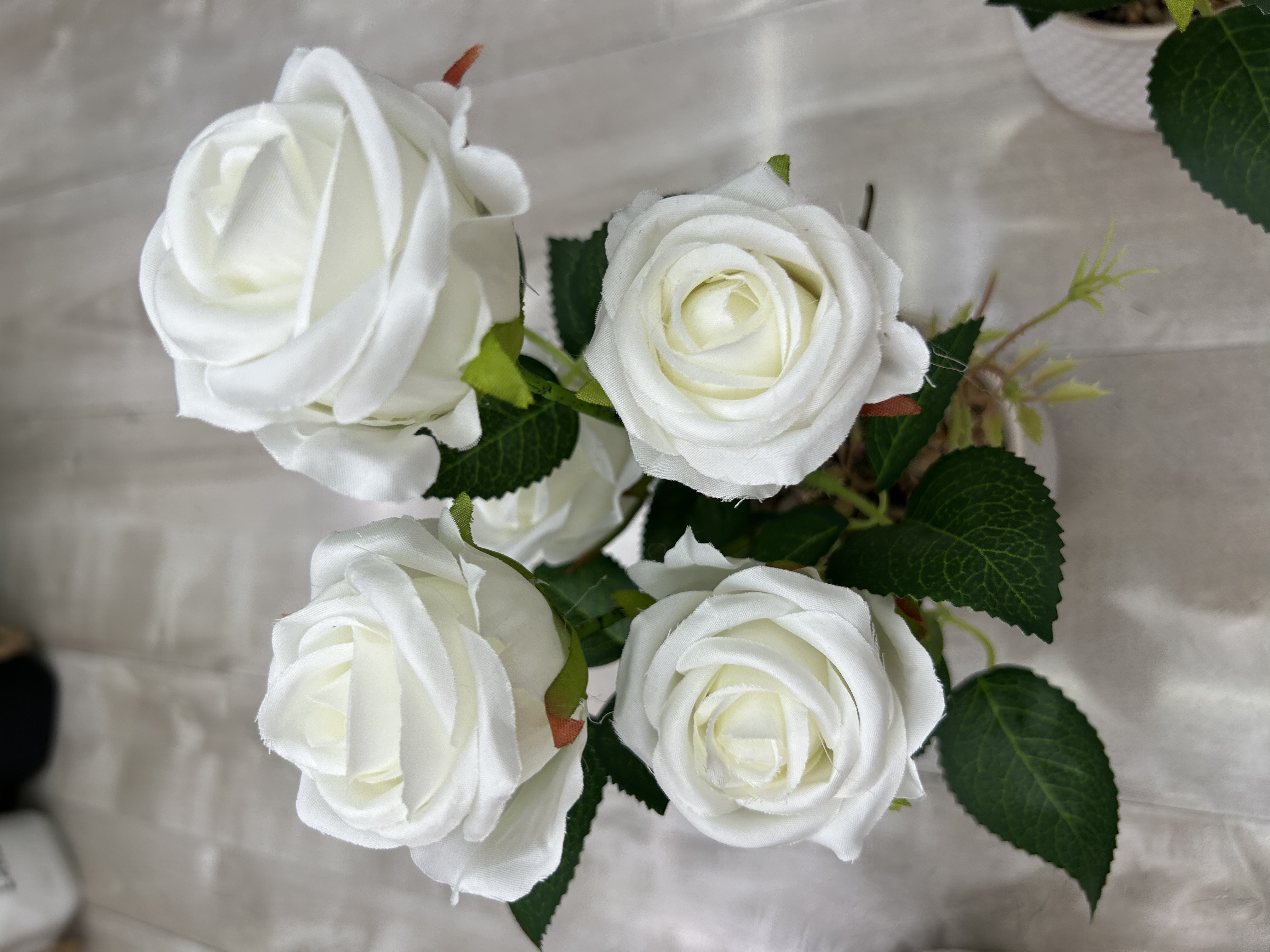 Rose simulation bonsai, ceramic POTS, flower POTS, pine leaves, desktop small bonsai, office Application Scenario