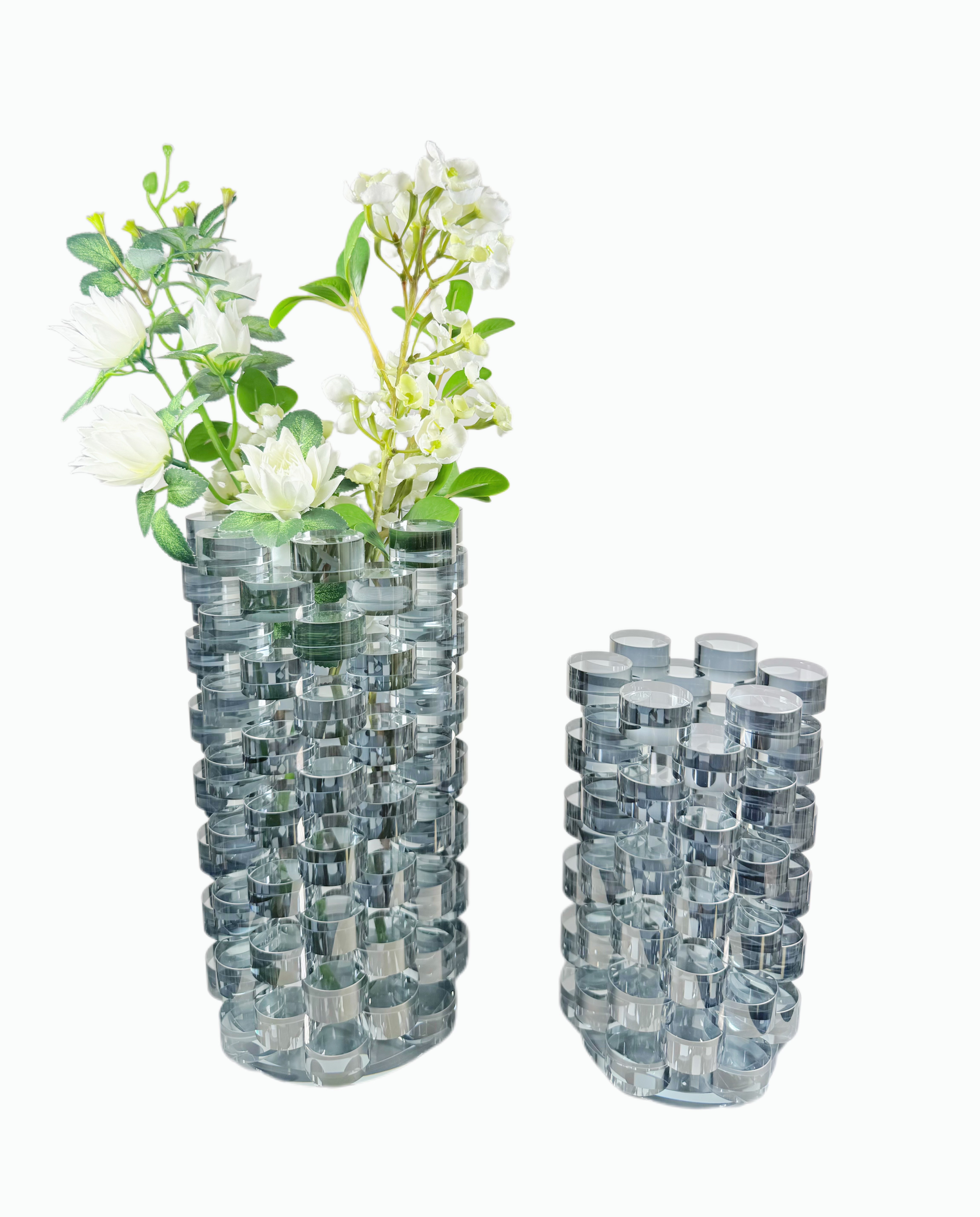 Simple, modern, light luxury transparent crystal stacked cake vases and flower vases, model rooms, sales offices, living rooms, dining tables, combined decorative crystal flower arrangements, decorative ornaments Application Scenario