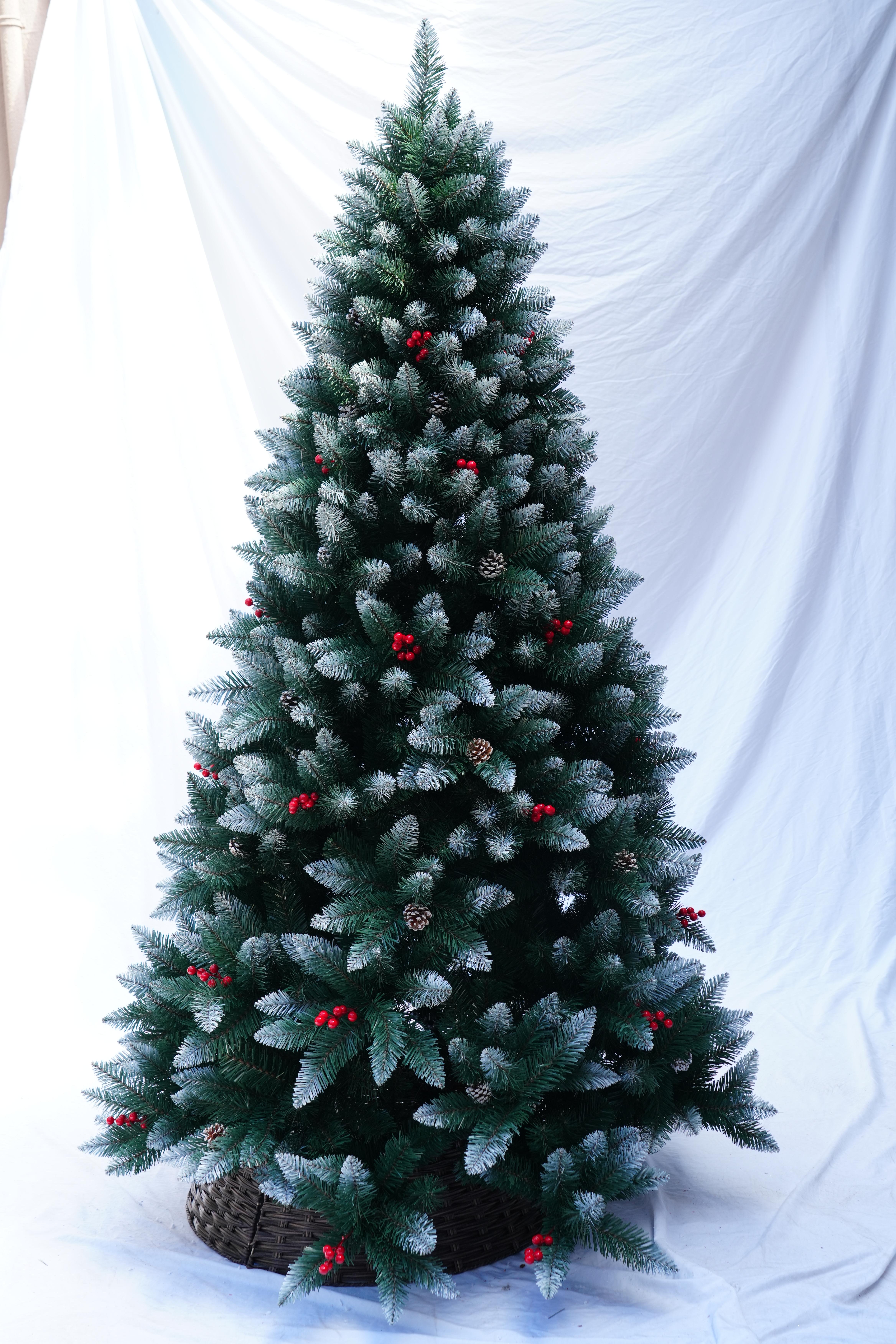 Luxurious Christmas tree, red pinecone white-pointed Christmas tree, white-pointed accessory tree, high-end Christmas tree details Picture