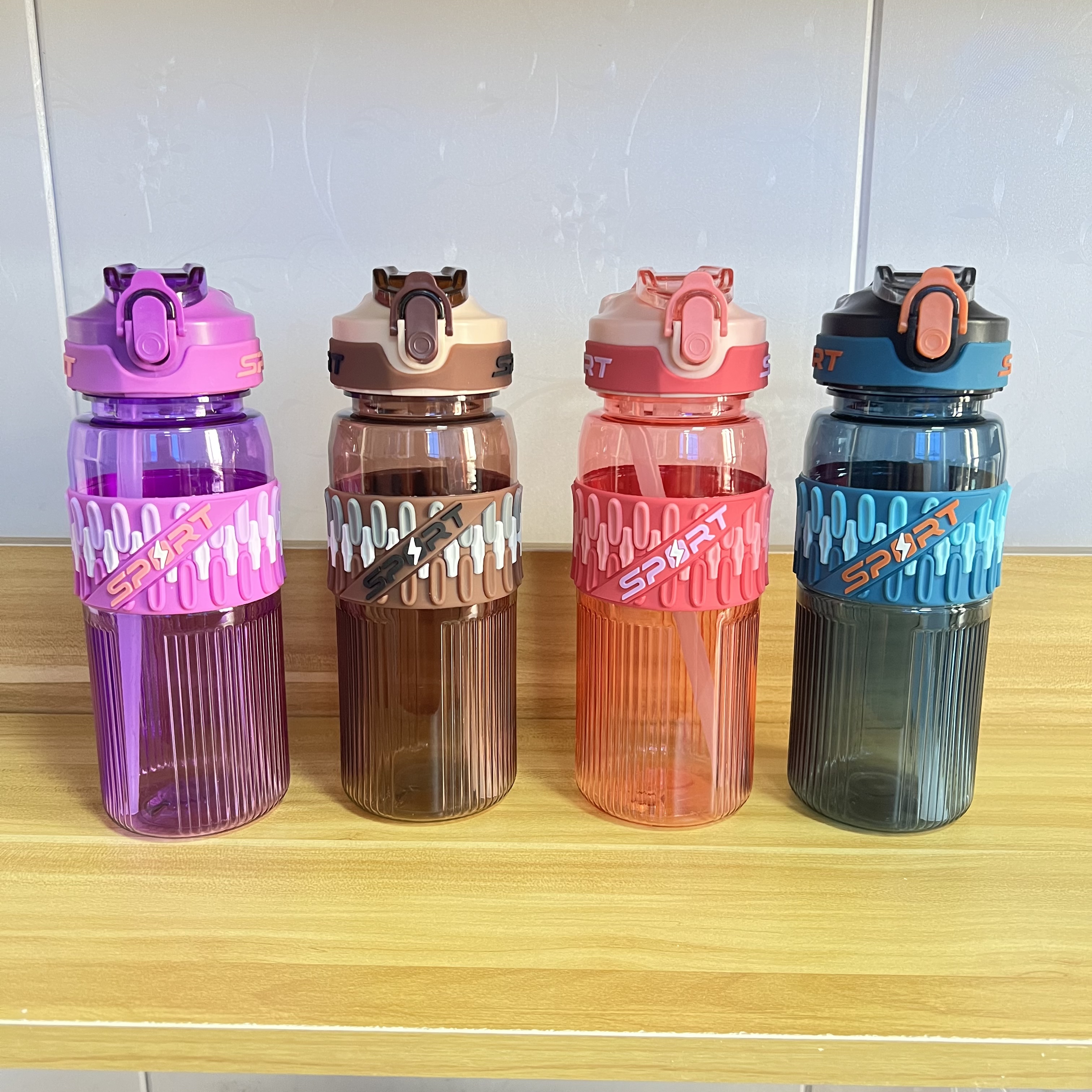 New type of outdoor portable sports water bottle from the manufacturer, 700ML, fashionable, leak-proof, explosion-proof, large-capacity, lightweight and durable, food-grade material straw cup undefined