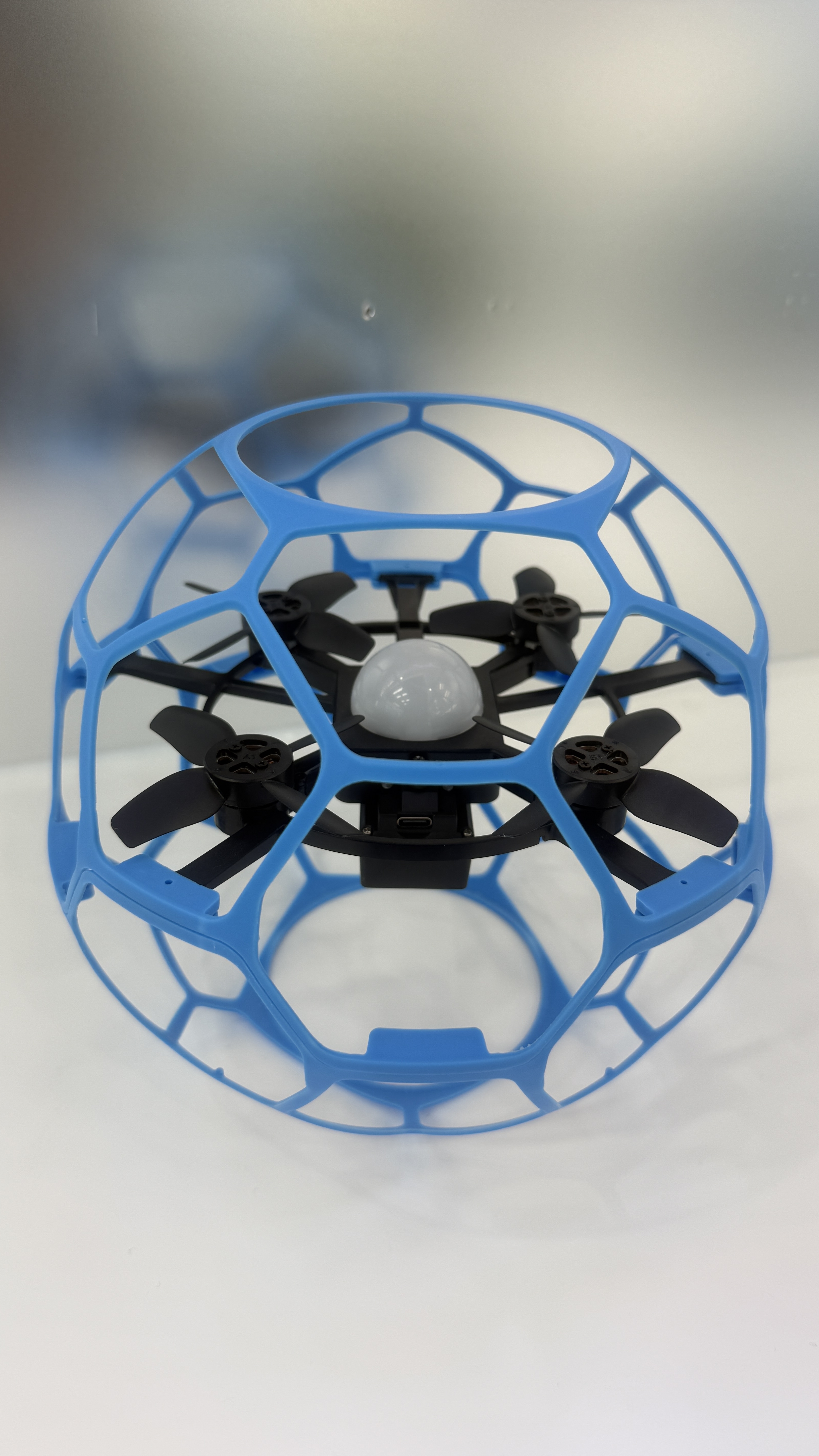 The football drone is extremely shock-resistant Specification image