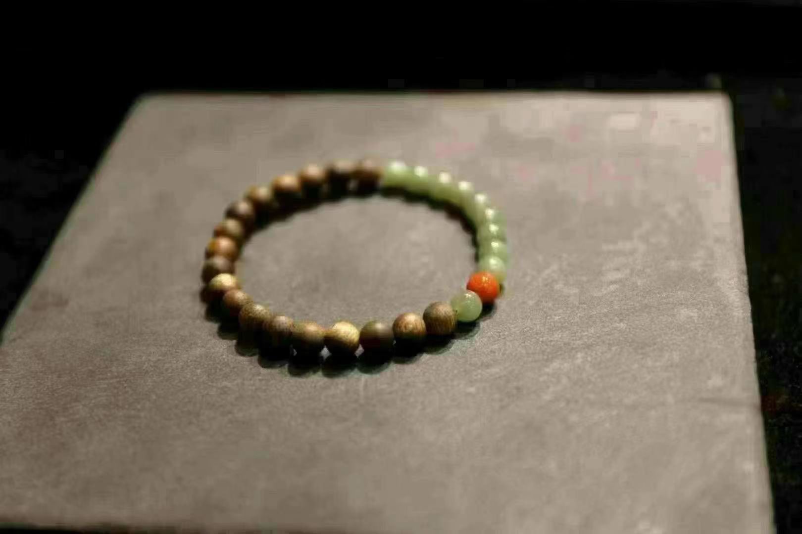 Original handcrafted Yingge Green agarwood bracelet for cultural play Specification image