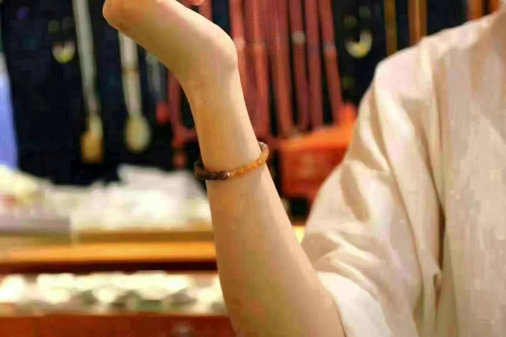 原创手作  绿奇楠沉香手串文玩手串细节图