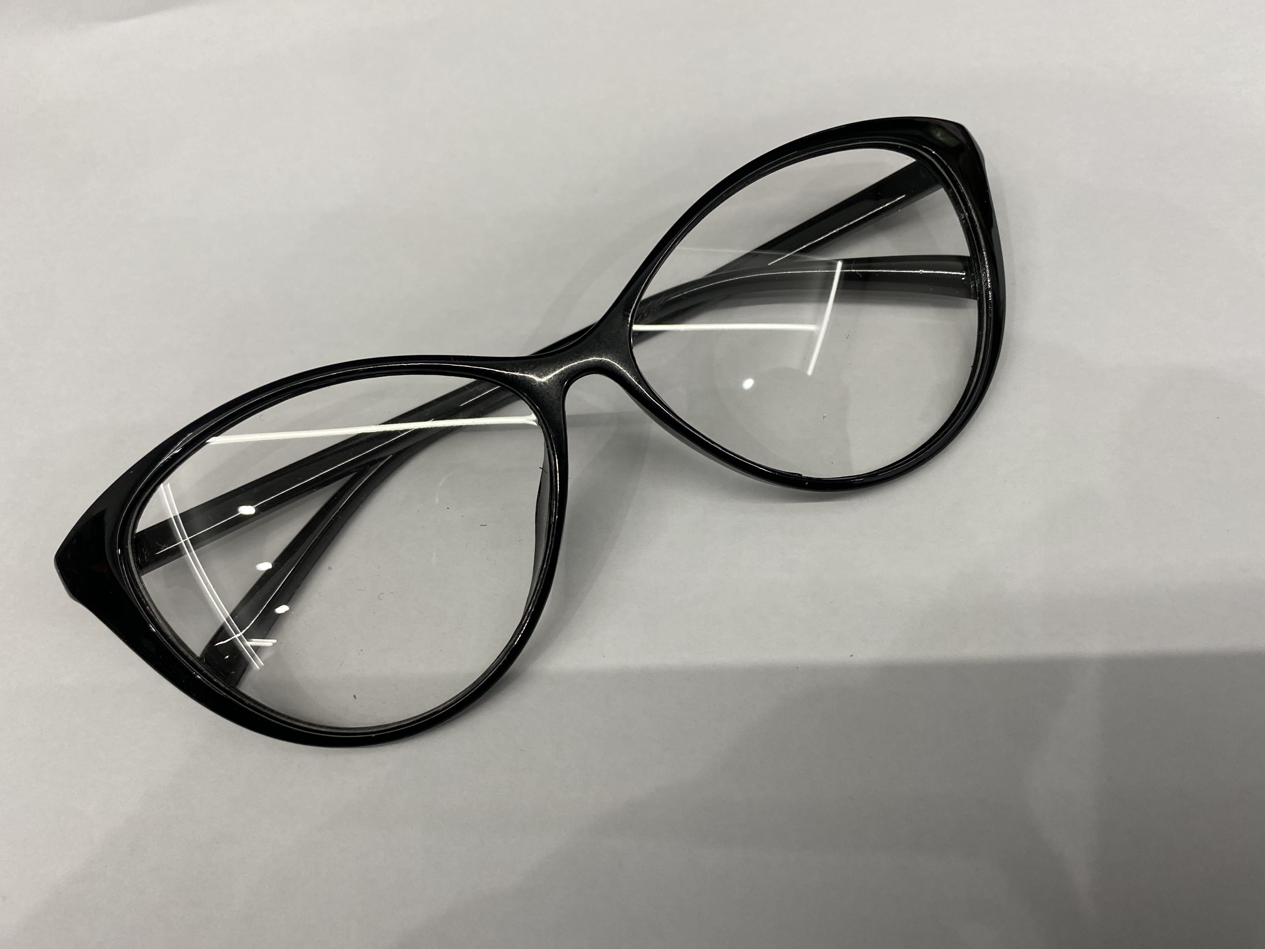 Best-selling facial shaping glasses, clothing accessories, decorative glasses, anti-allergy glasses