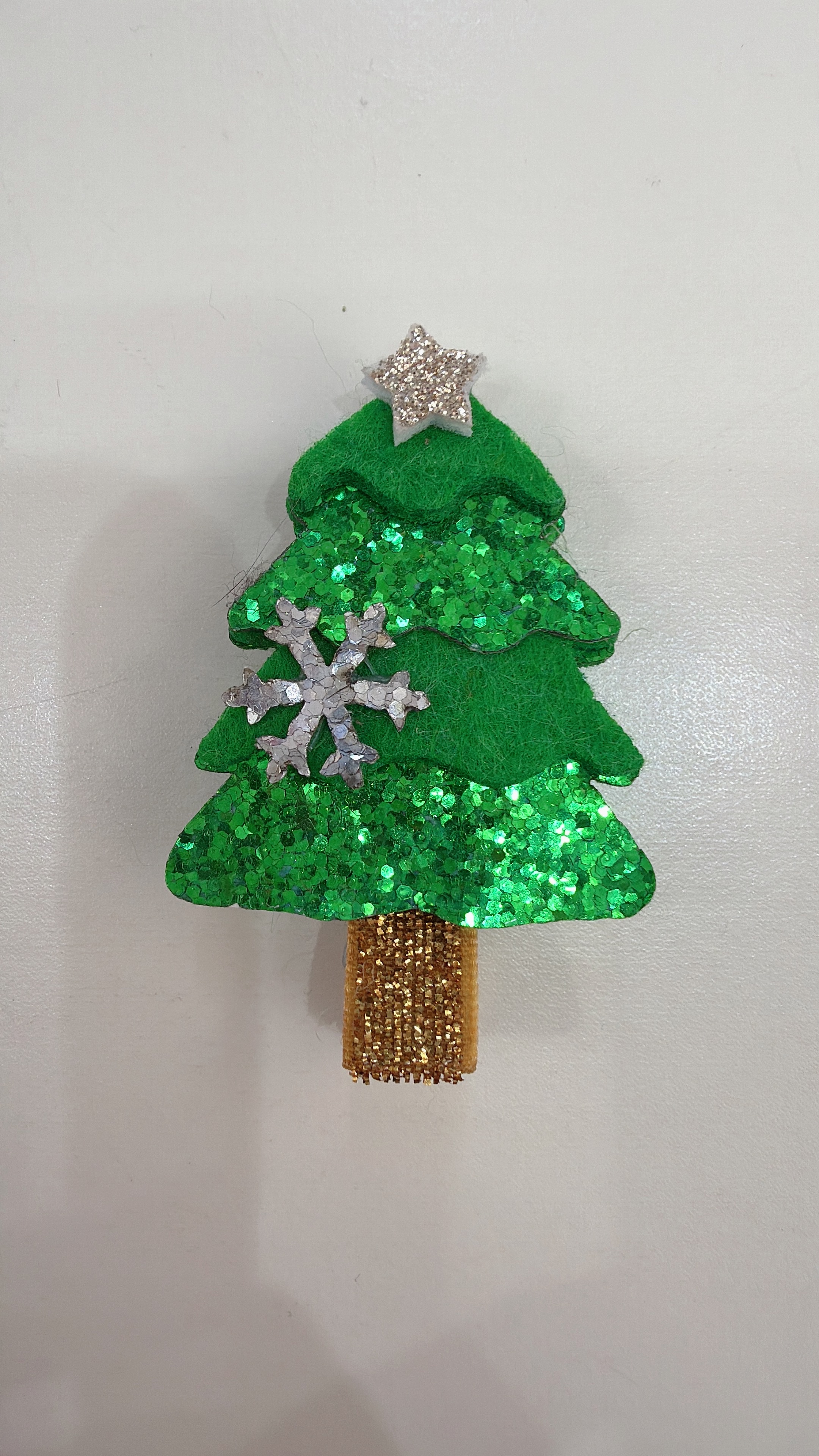 New Christmas decorations, cartoon and cute Christmas tree wreaths, children's DIY handmade Christmas decoration accessories, hairpins and headwear Specification image