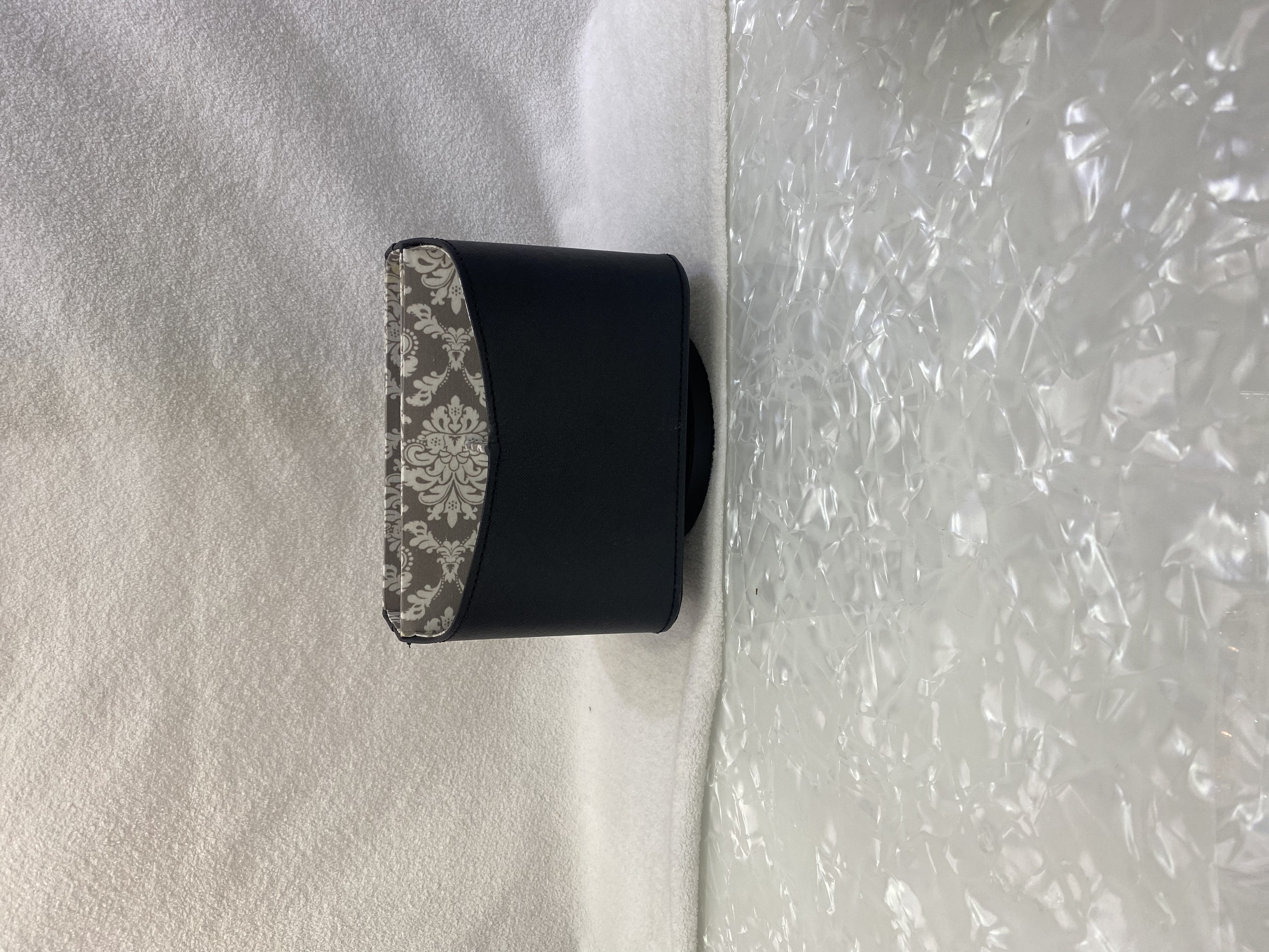 Dealing with discounted prices, leather remote control storage, brush storage, tissue box storage for the living room pic 9