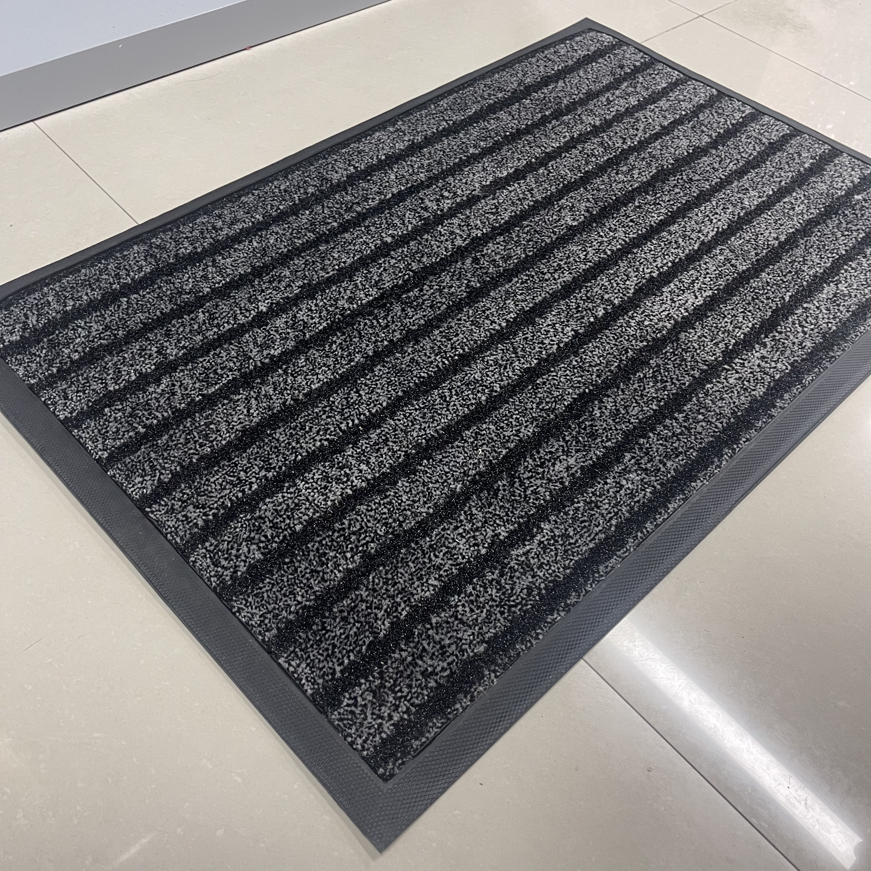 Natural wool floor MATS, thickened anti-slip carpets, soft and warm floor MATS for living rooms and bedrooms detail image 5