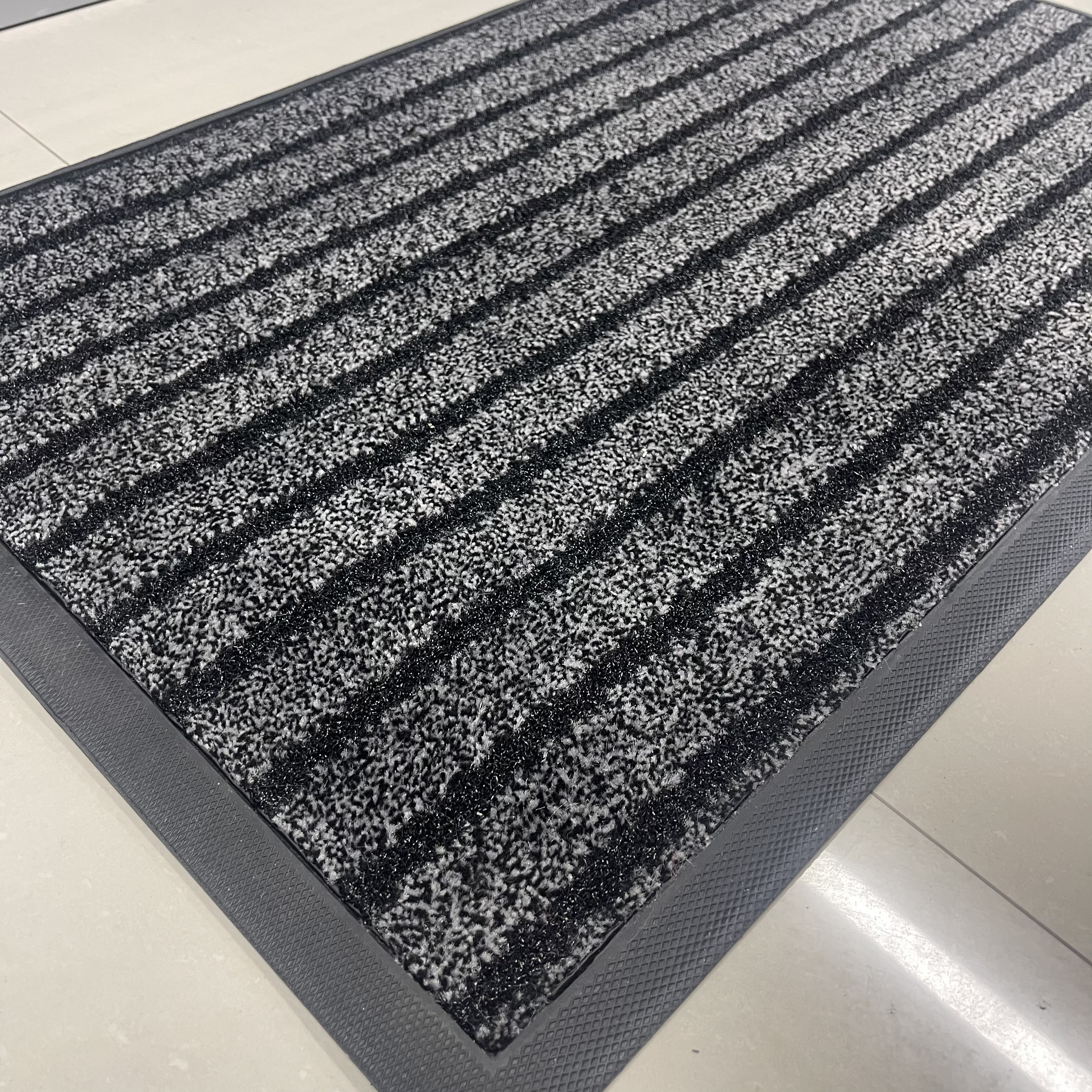 Natural wool floor MATS, thickened anti-slip carpets, soft and warm floor MATS for living rooms and bedrooms detail image 3