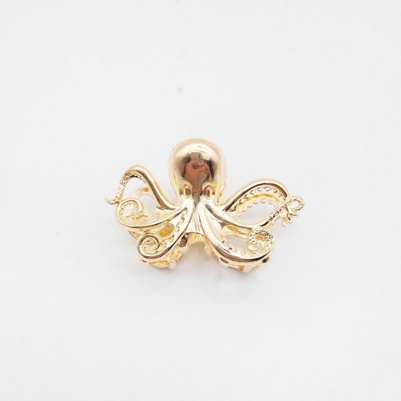 European and American exaggerated and niche conch alloy grappling clips for women, fashionable starfish updo, shark clips, simple and elegant hair clips and headwear detail image 9