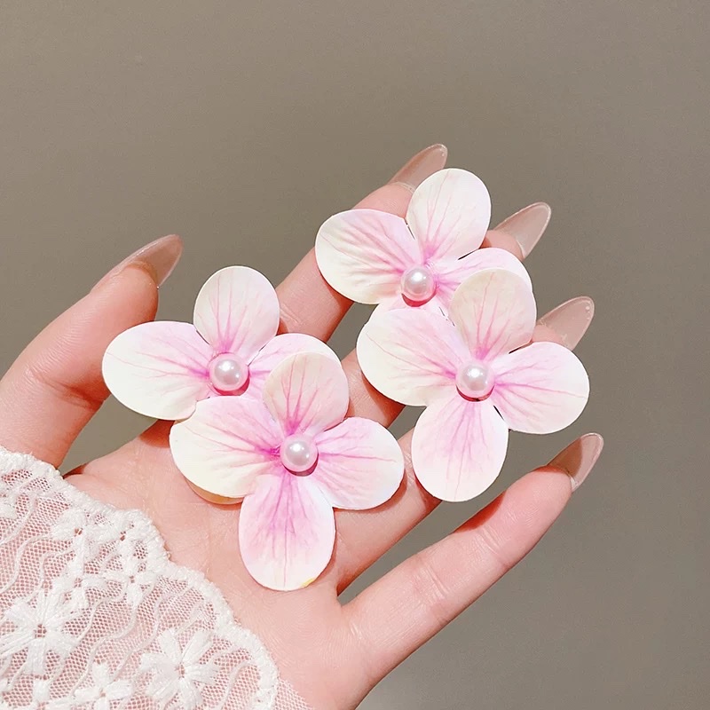 Fresh, sweet and realistic double flower hair clips, girl's forehead broken hair clips, side duckbill clips, headwear and hair clips Specification image