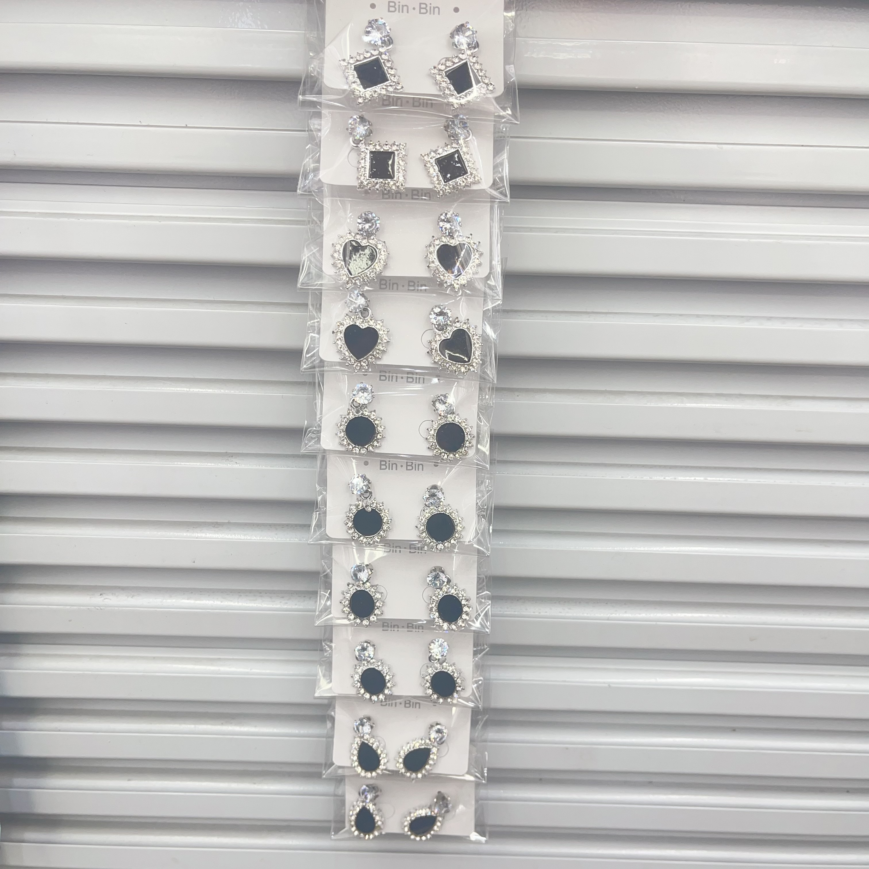 合金滴油点钻耳钉防过敏耳针时尚简约百搭厂家批发白底实物图