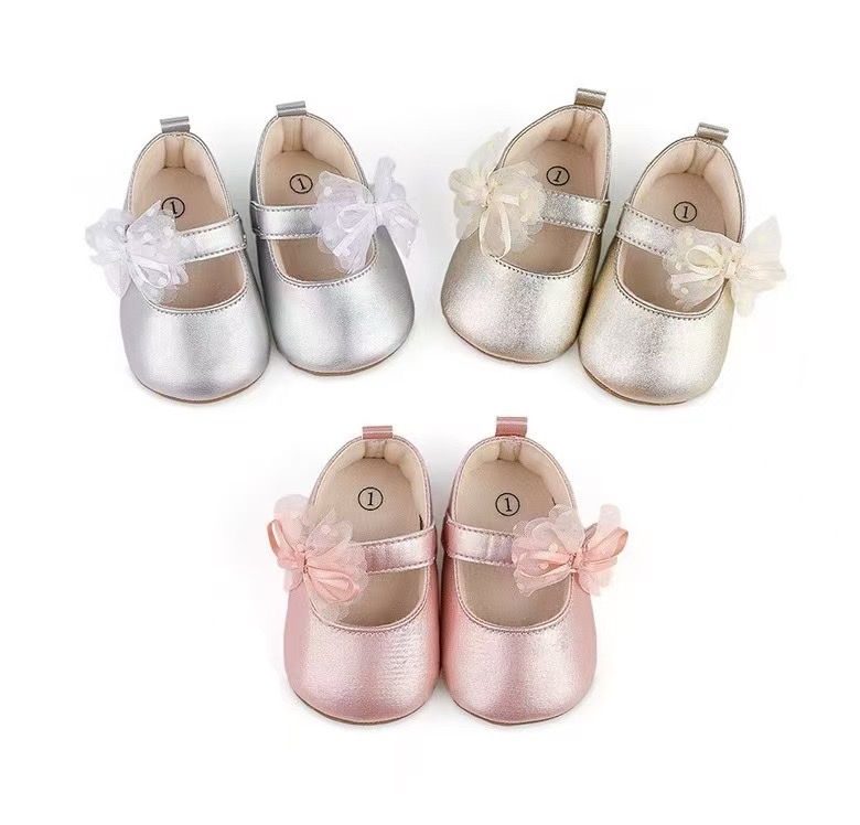 Women's dance shoes detail image 2