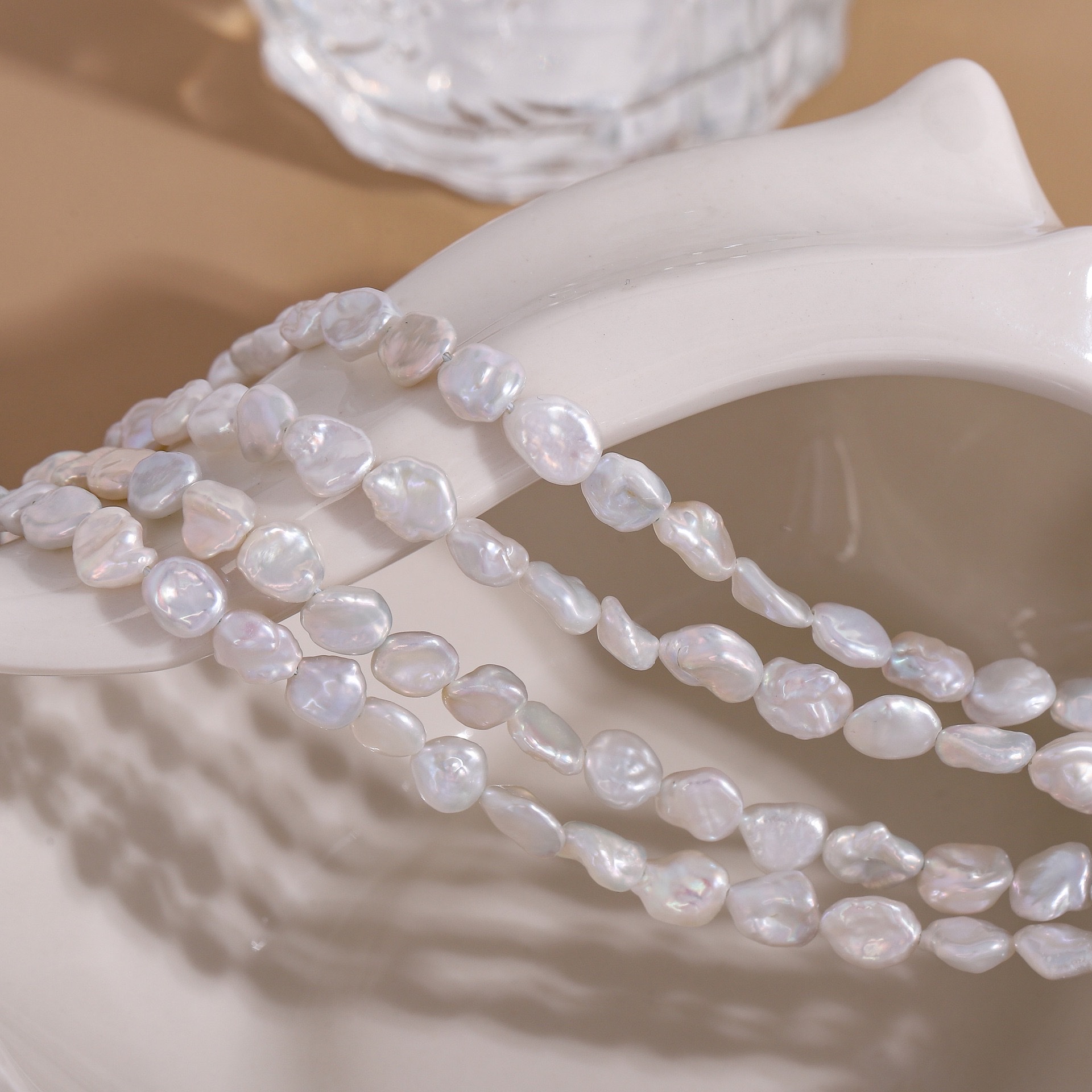 高性价比6-7mm银蓝光花瓣再生珠高品质强光炫彩diy手工材料装饰配件手工材料饰品配件多色任选米珠配件