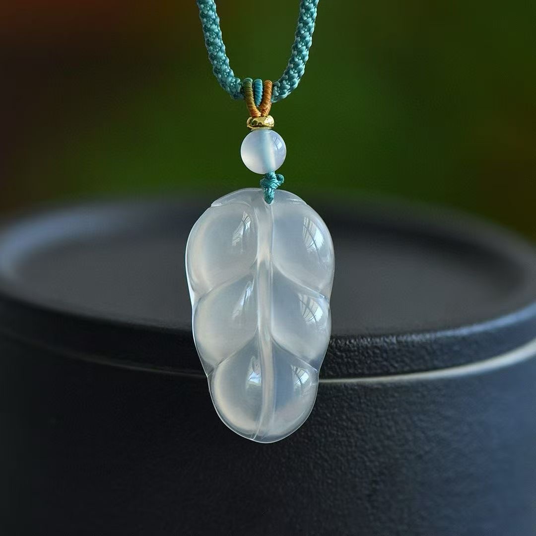 Ice type white chalcedony leaf pendant for men and women, Golden Branch and Jade leaf necklace, jade pendant pendant, agate leaf New Chinese-style pendant