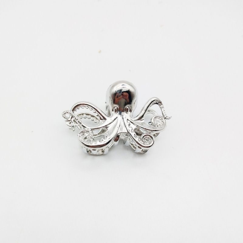 European and American exaggerated and niche conch alloy grappling clips for women, fashionable starfish updo, shark clips, simple and elegant hair clips and headwear detail image 10