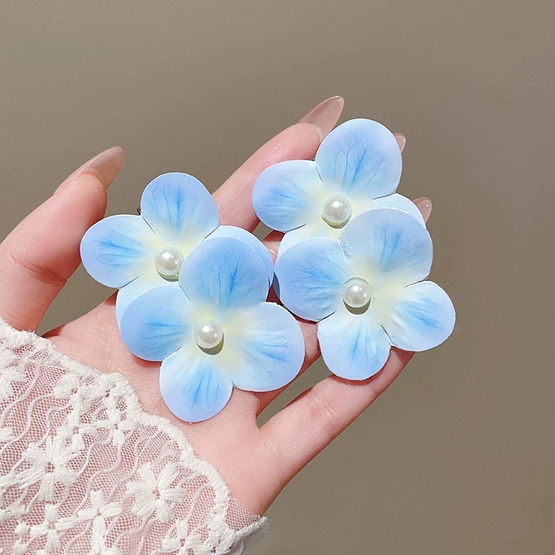 Fresh, sweet and realistic double flower hair clips, girl's forehead broken hair clips, side duckbill clips, headwear and hair clips Item Picture