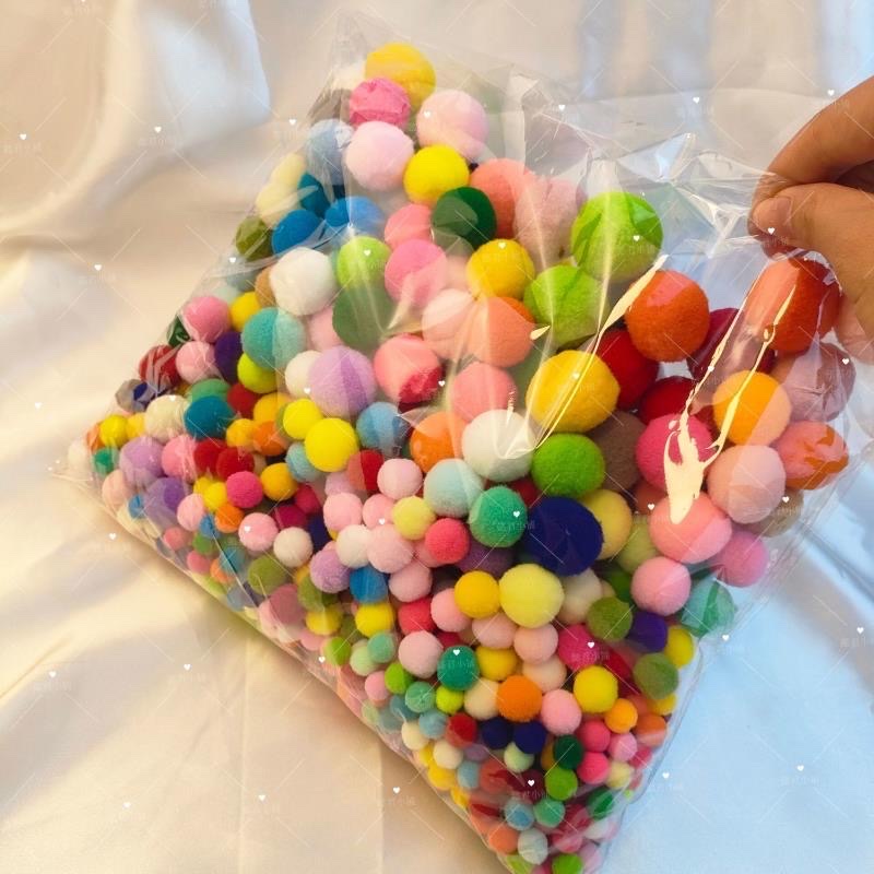 Cute DIY colorful fluffy balls of mixed sizes, creative children's handmade fluffy balls for early education in kindergartens Cute DIY colorful fluffy balls of mixed sizes, creative children's handmade fluffy balls for early education in kindergartens