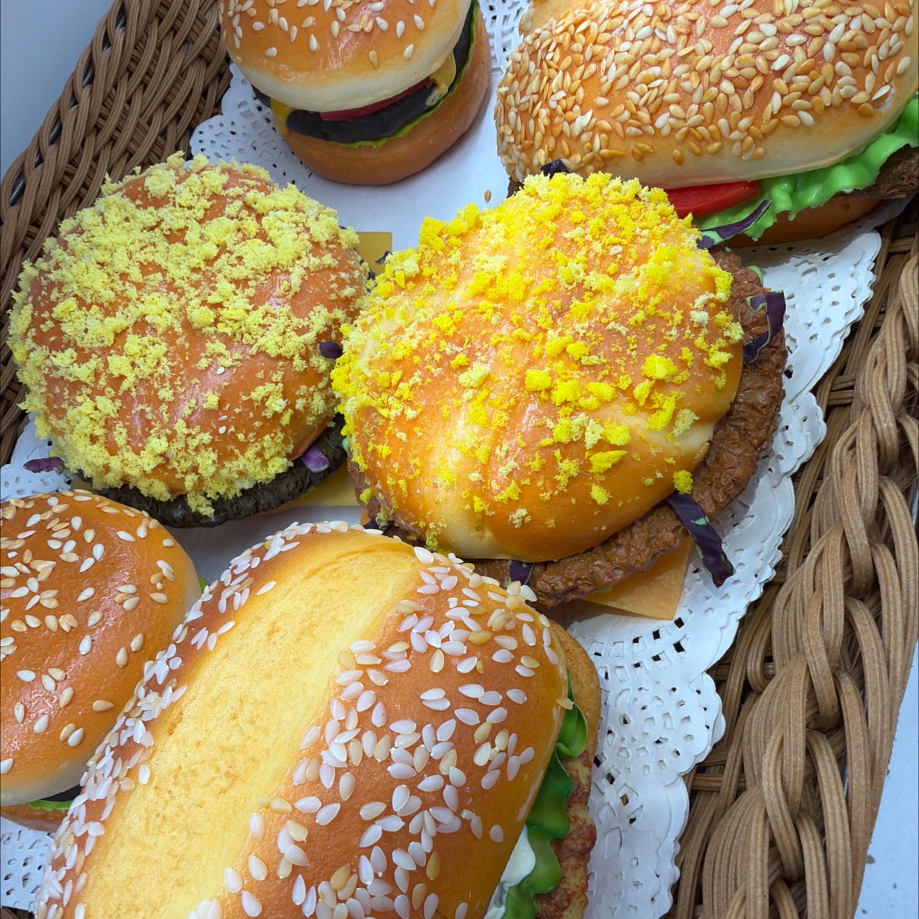 Realistic hamburger simulation, a stress-relieving magic tool, creative food toys, fridge magnets, furniture and decoration, food toys, food toys detail image 2