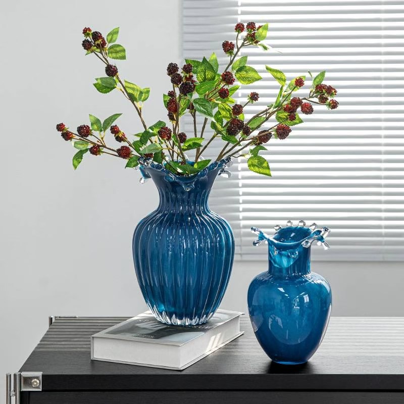 Crystal, glazed, blue and white porcelain, ceramic, glass, vases, ornaments, decorative items, household goods details Picture