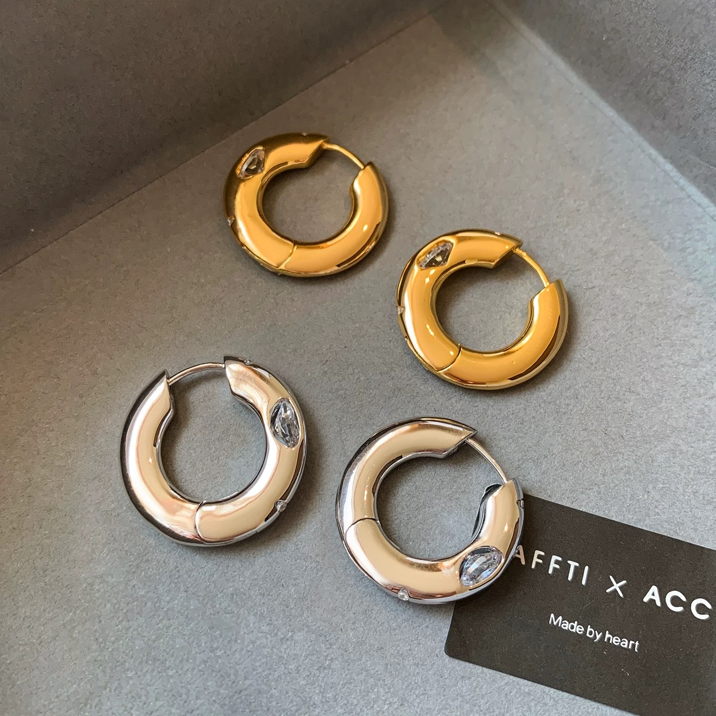 European and American golden Planet rotatable zircon earrings, women's ring, light luxury and high-end feel, 2026 new style ear ring earrings and accessories