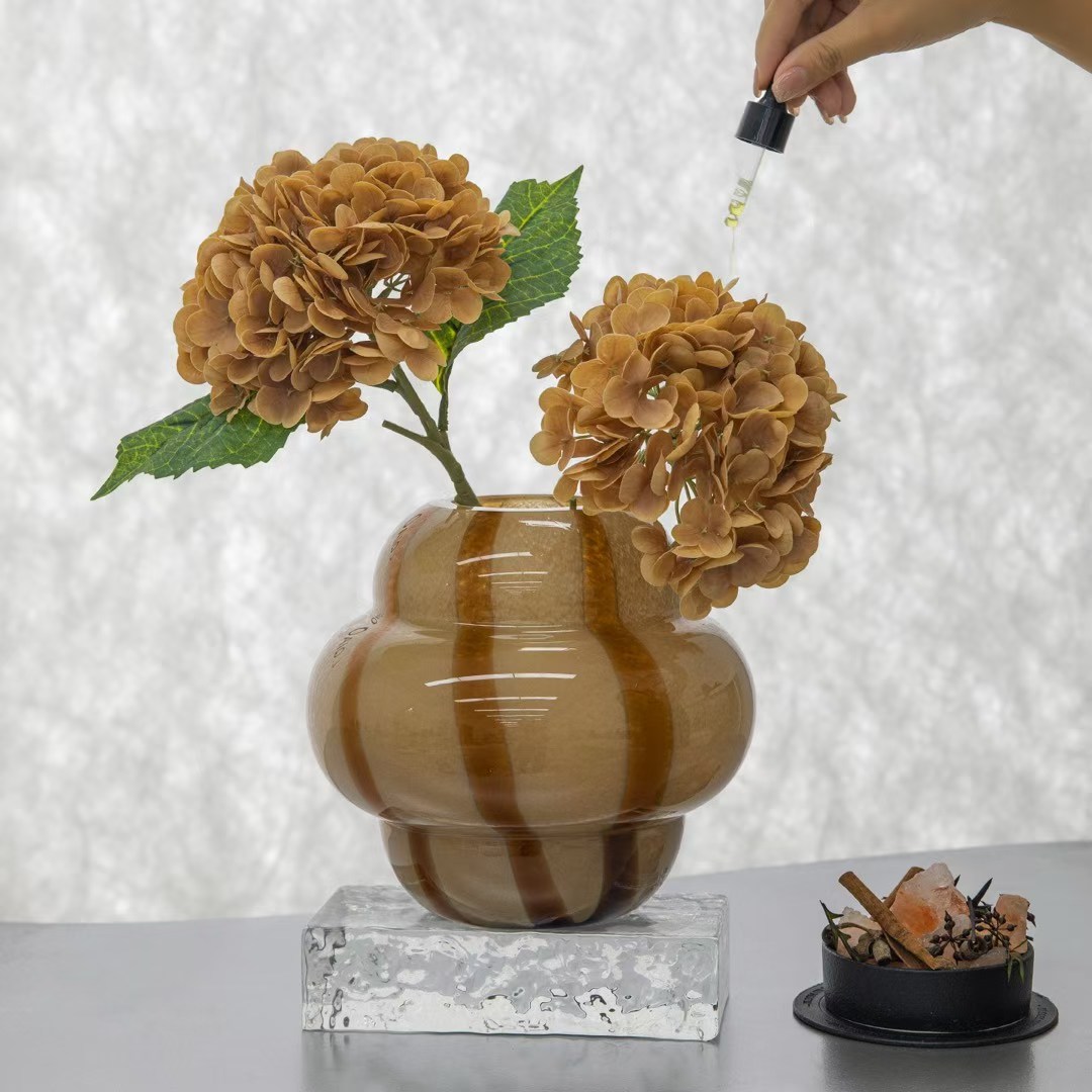 Blue and white porcelain ceramic vase, crystal glass vase, 180ml, decorative item, household gift details Picture