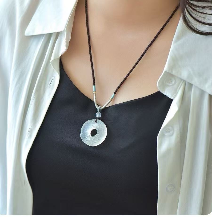Natural agate wealth-attracting double PI Xiu peace pendant, ice-transparent men's and women's green chalcedony PI qiu necklace jade ring pendant Item Picture