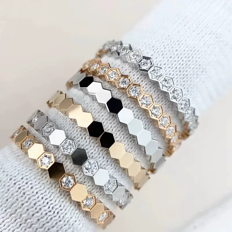 The star-style honeycomb ring is fashionable and versatile, the same as Wu Qianyu's high-end quality, a popular bestseller Specification image