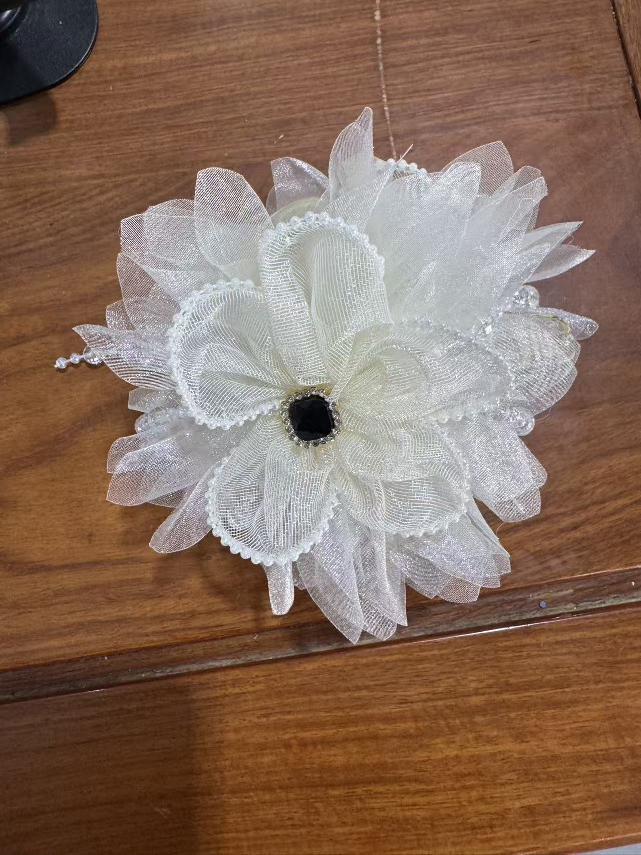 Earth Bead Five-petal Flower Square Crystal Claw clamp