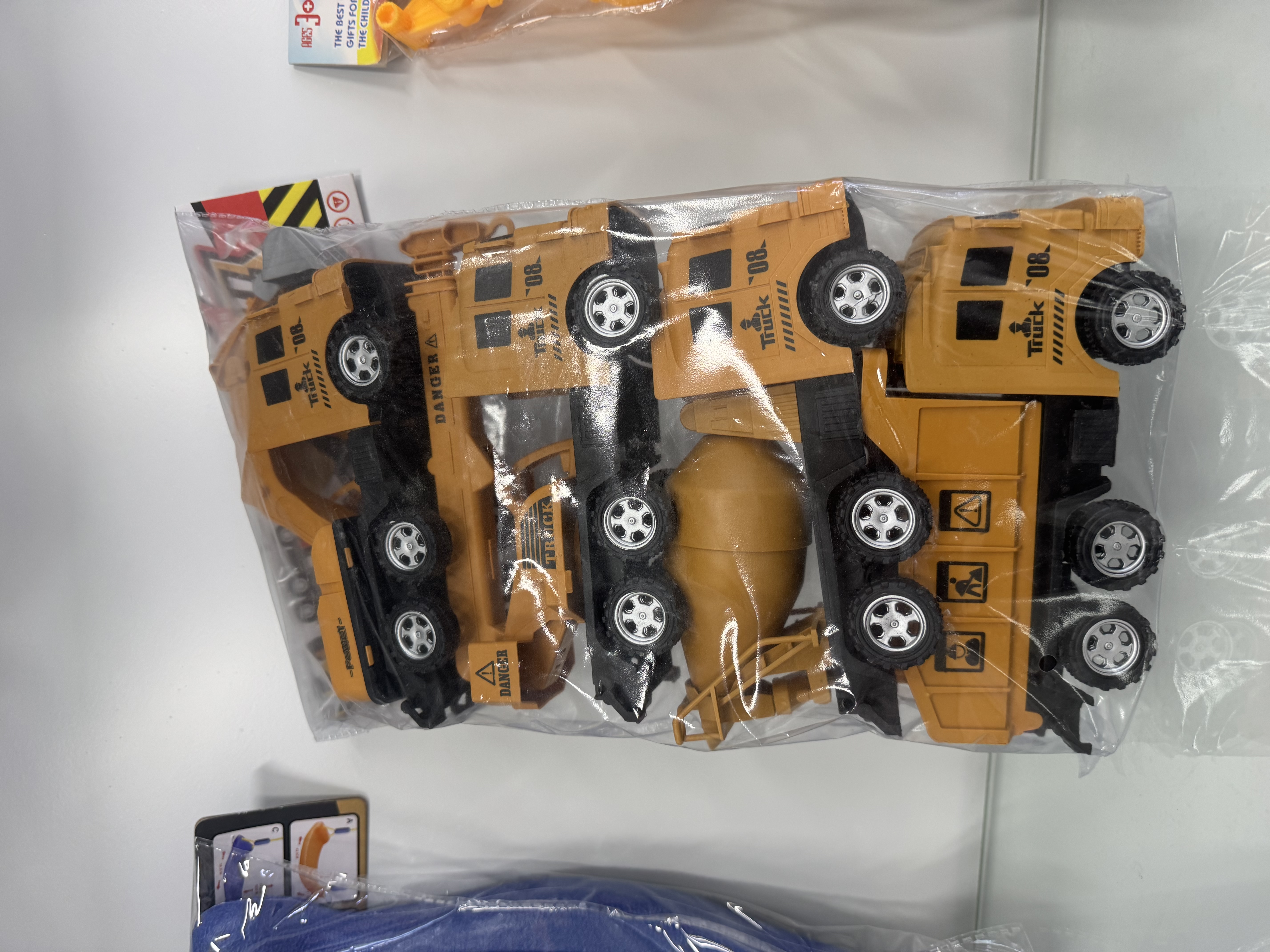 儿童超挖掘机搅拌车工程车套装玩具男孩吊车推土沙滩惯性汽车玩具