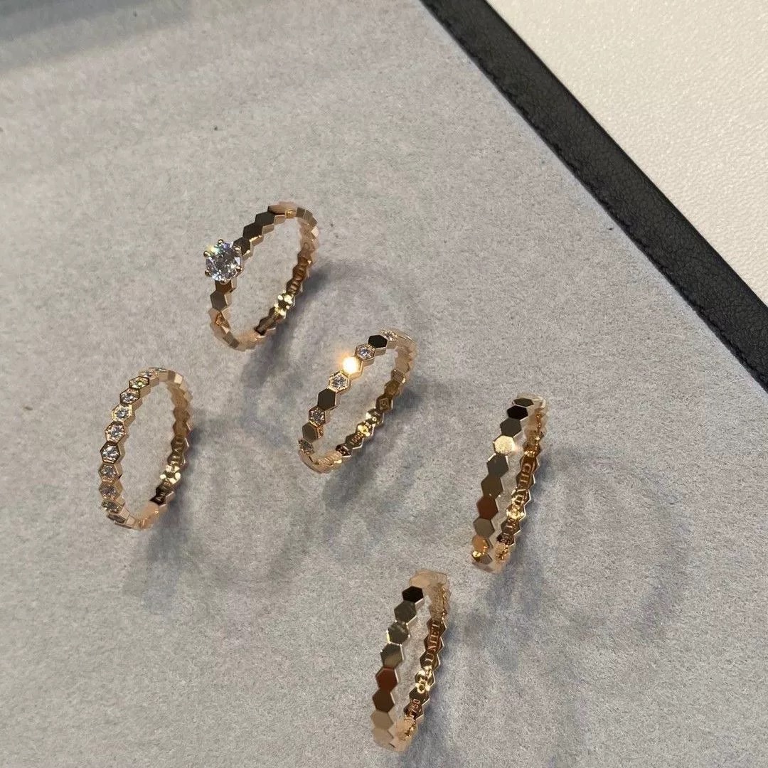 The star-style honeycomb ring is fashionable and versatile, the same as Wu Qianyu's high-end quality, a popular bestseller Item Picture
