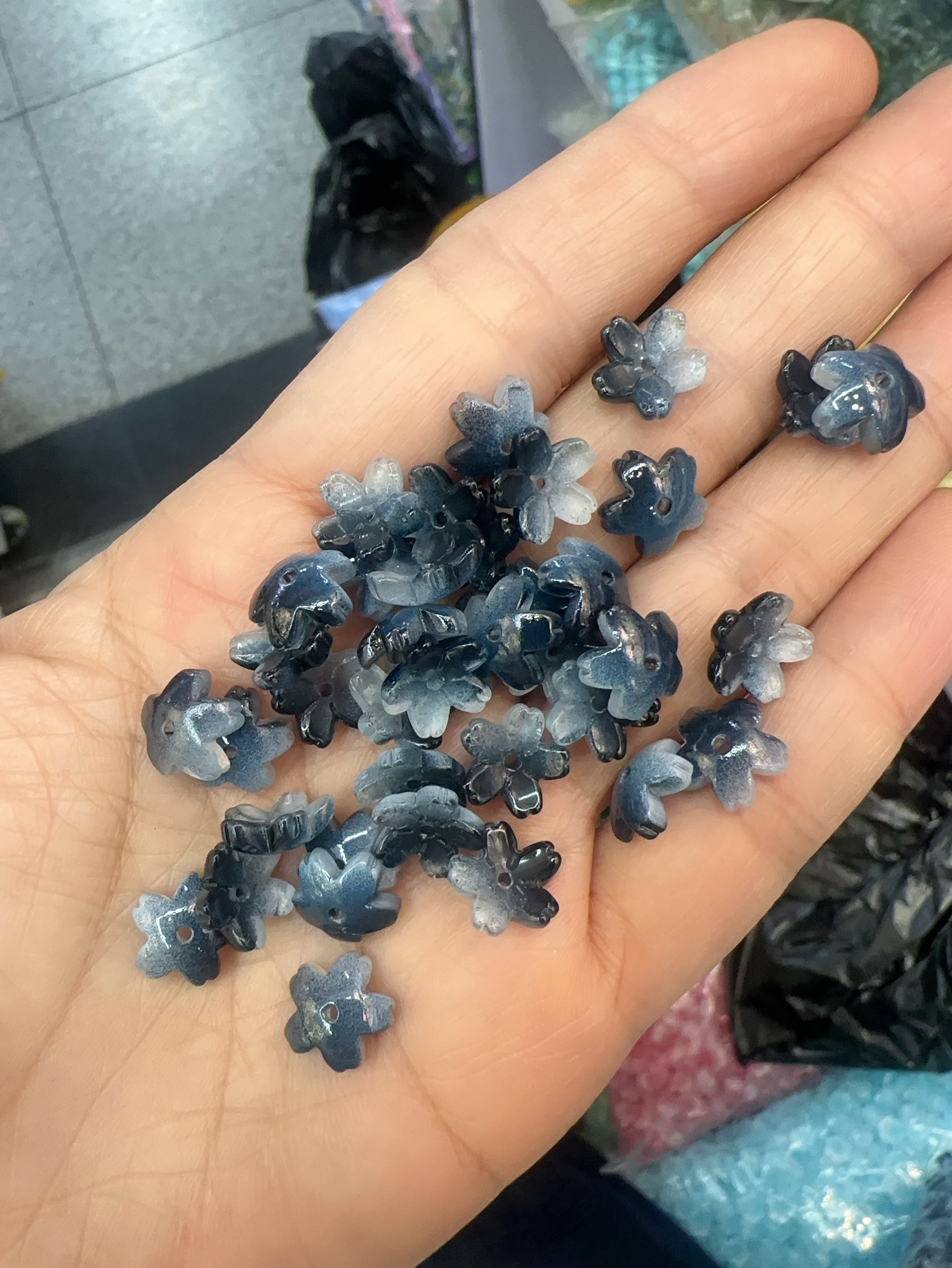 批发10mm琉璃樱花梅花铃兰花立体五瓣花发夹DIY手链手机链发簪汉服串珠配件